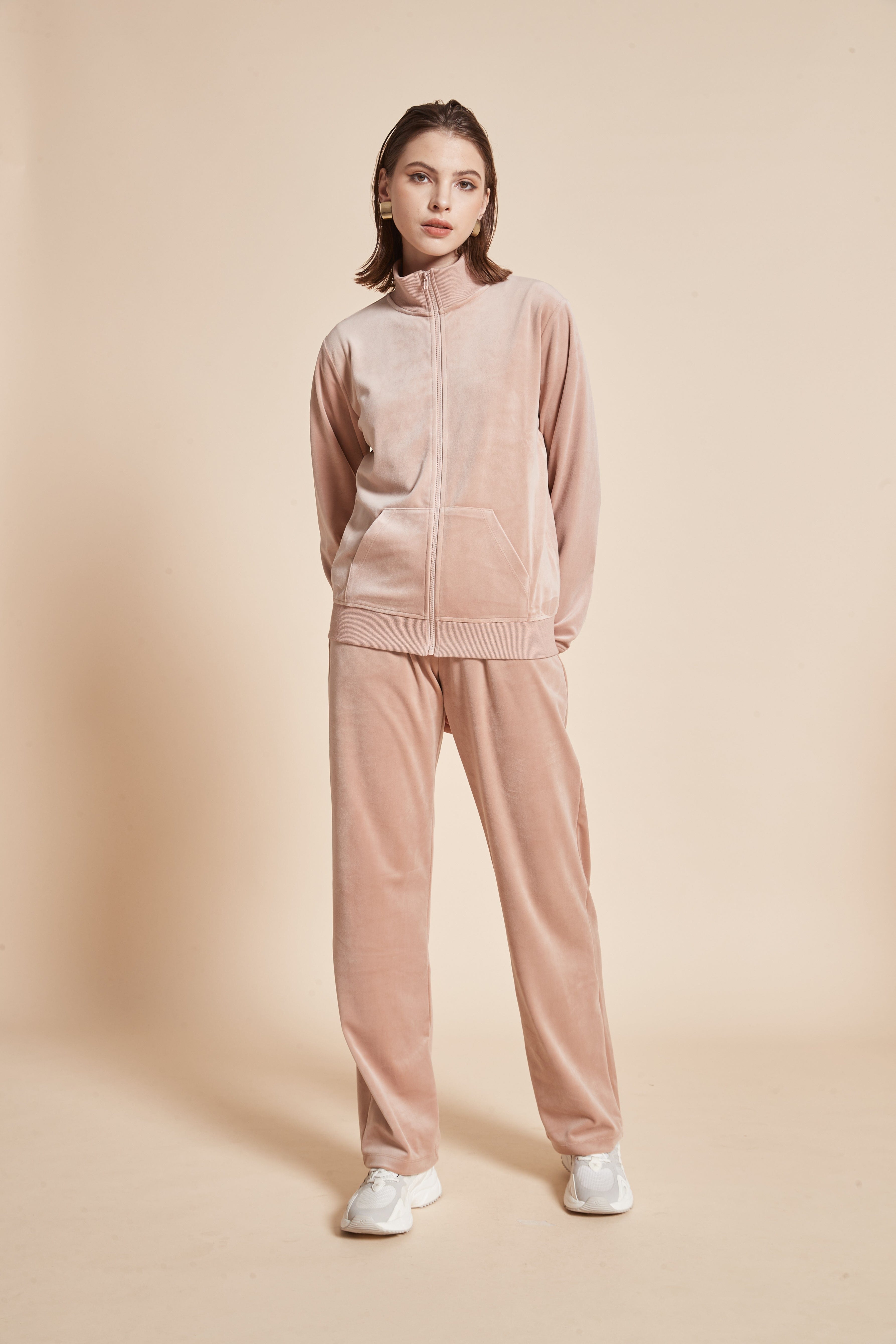 Winter Jacket With Front Zipper, Long Sleeves, And Front Pockets