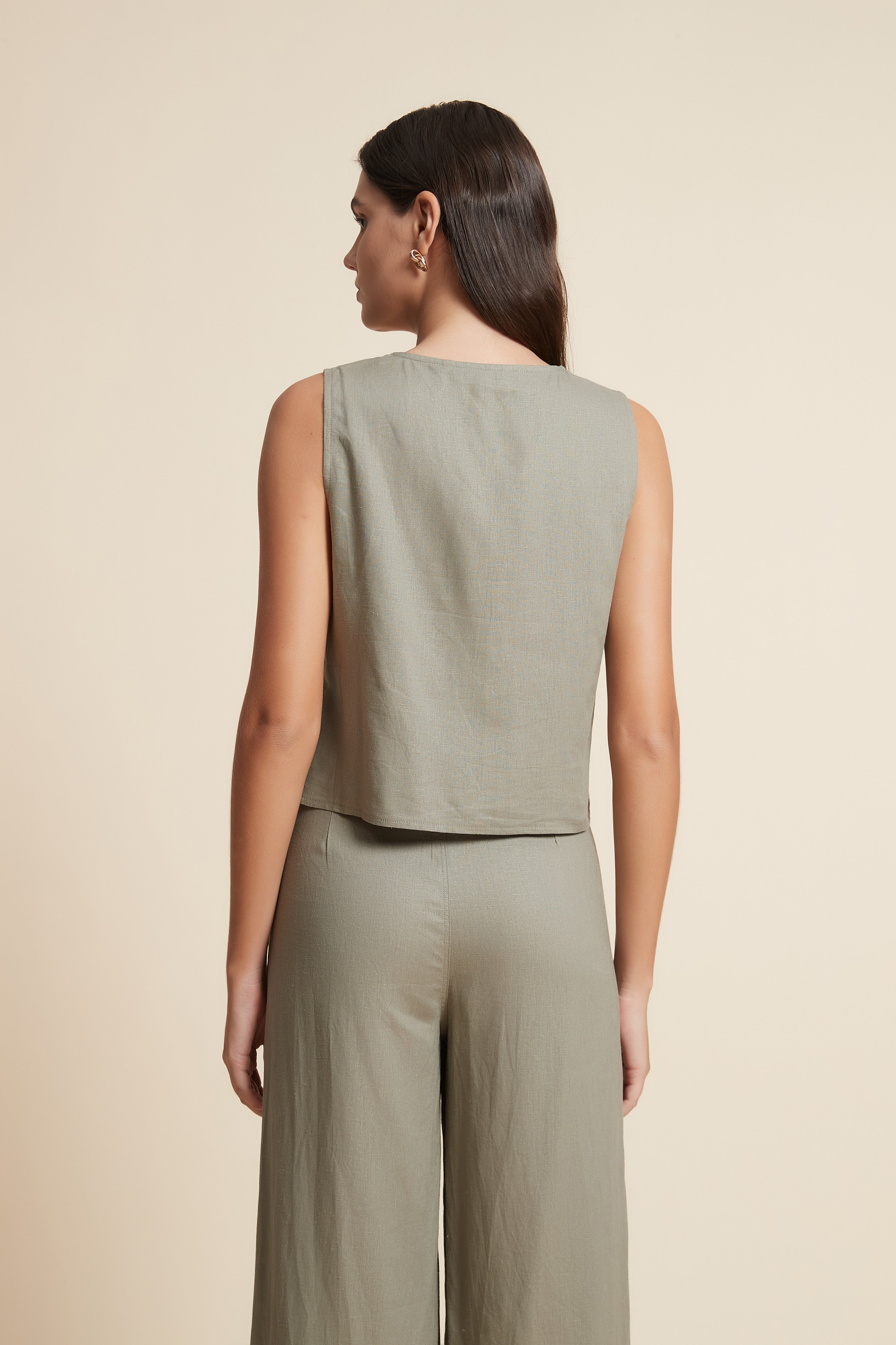 Sleeveless Heart Neck Button Top