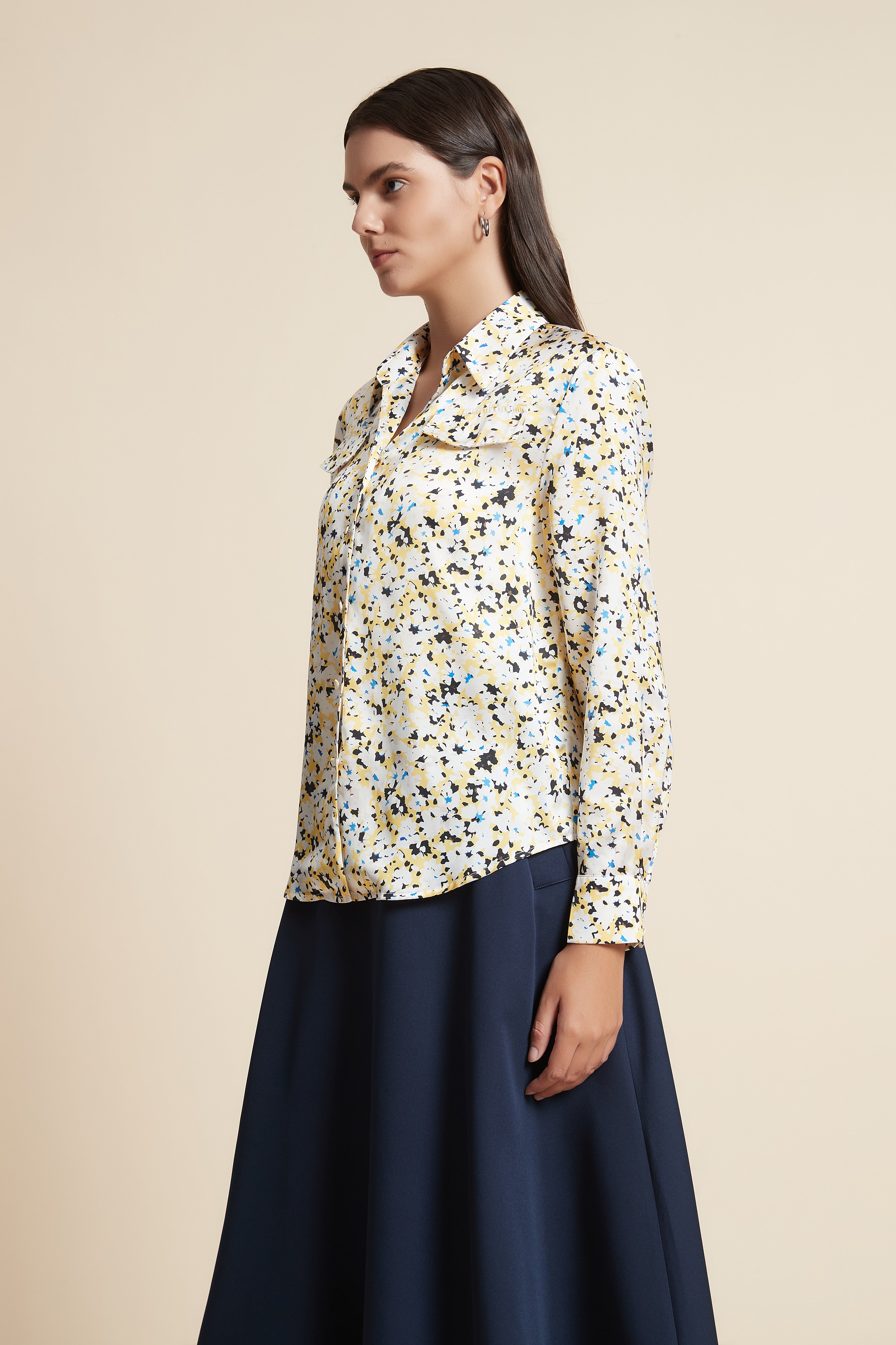 Long Sleeve Shirt with Plaid Collar