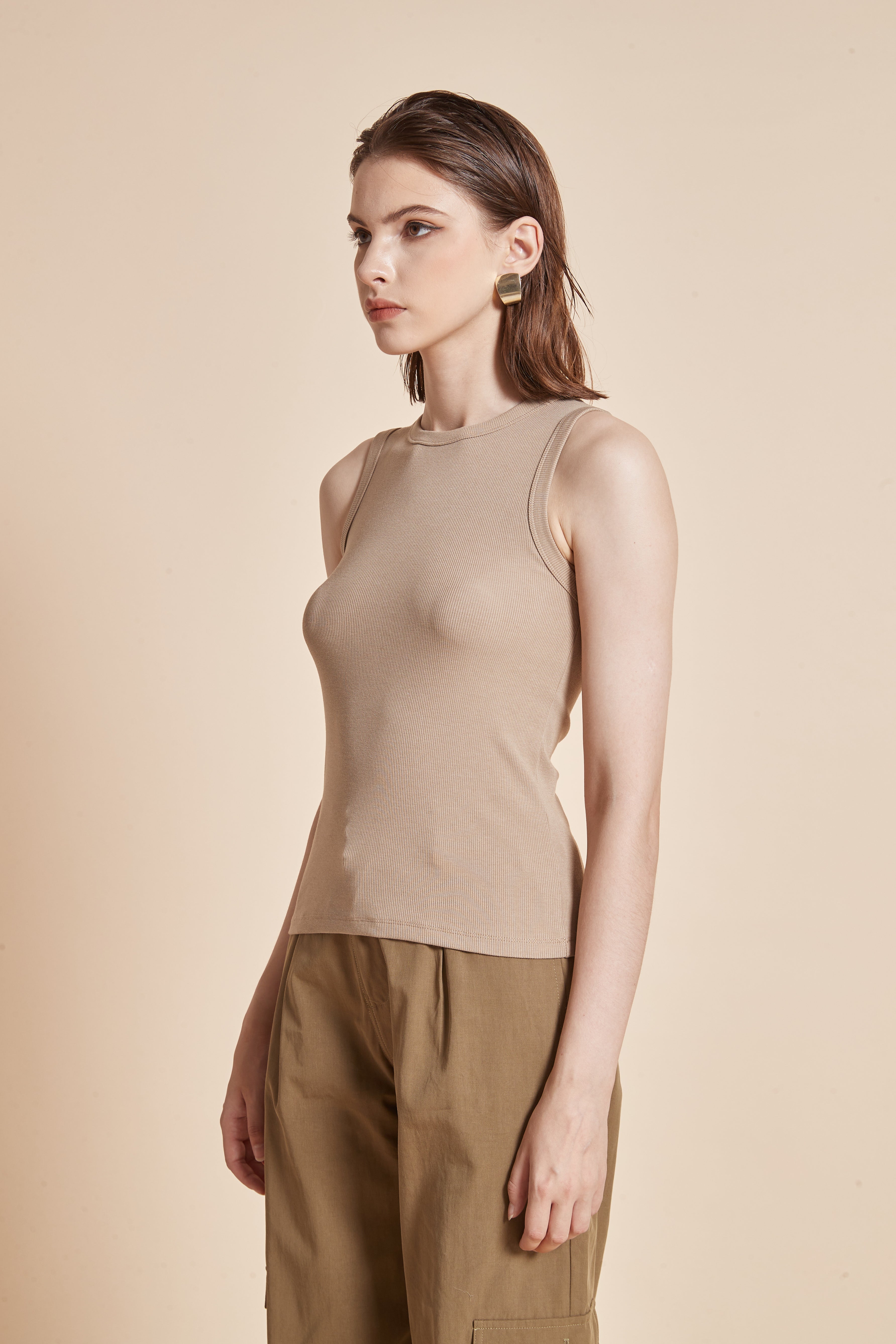 Yola Plain Sleeveless Blouse with Round Neck