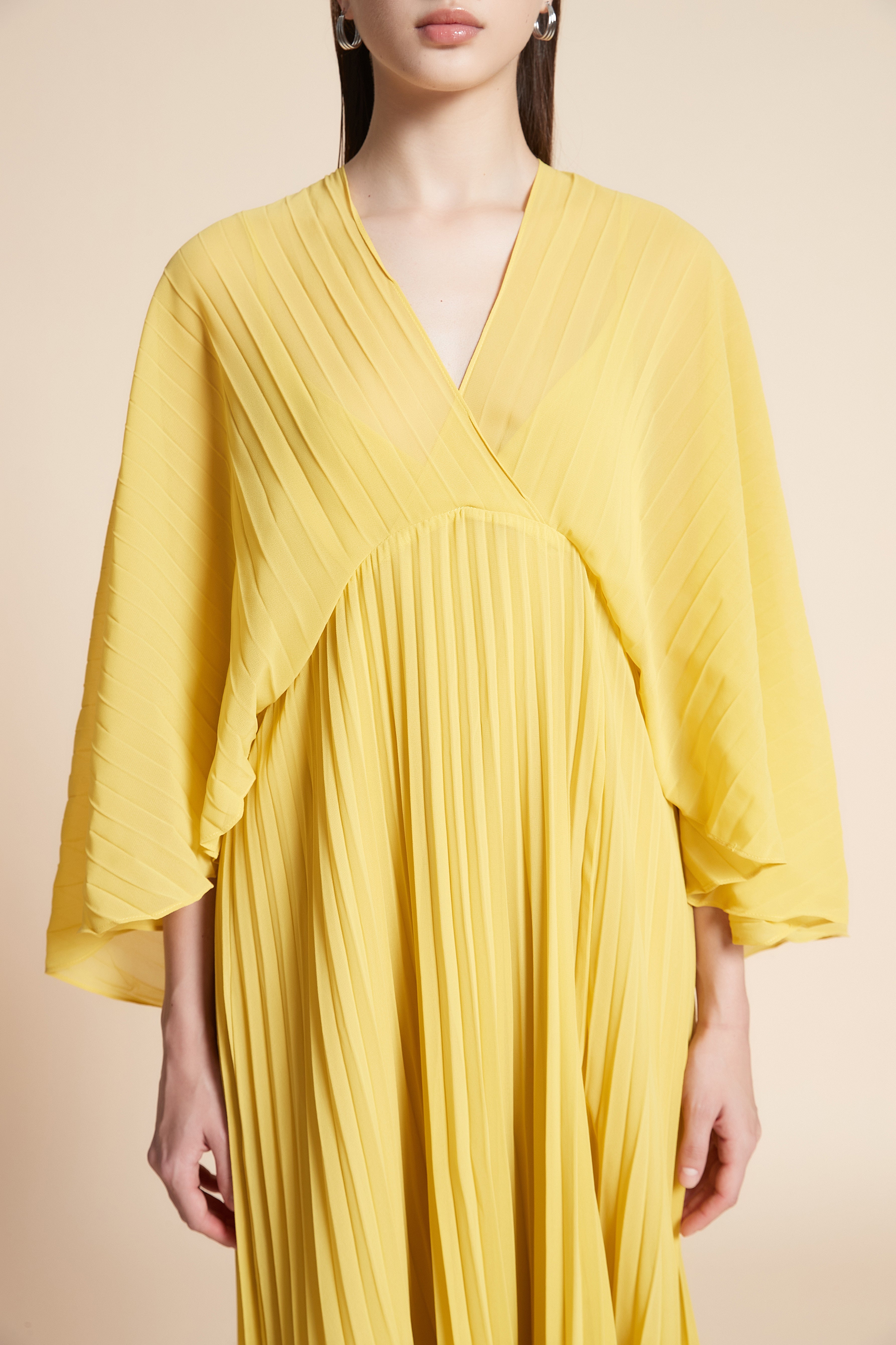 فستان ميدي سادة مكشكش كم طويل