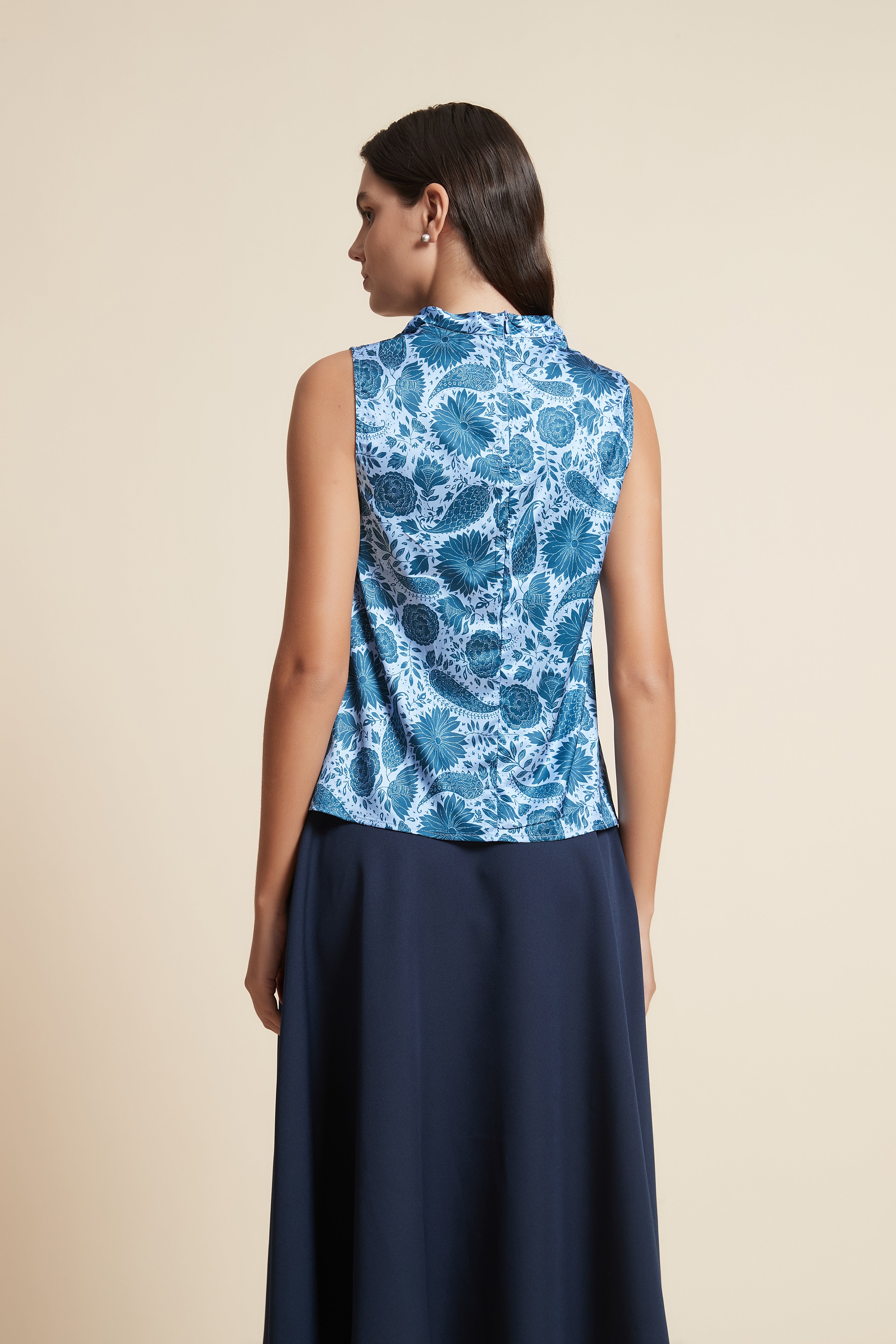 Sleeveless High Neck Printed Blouse