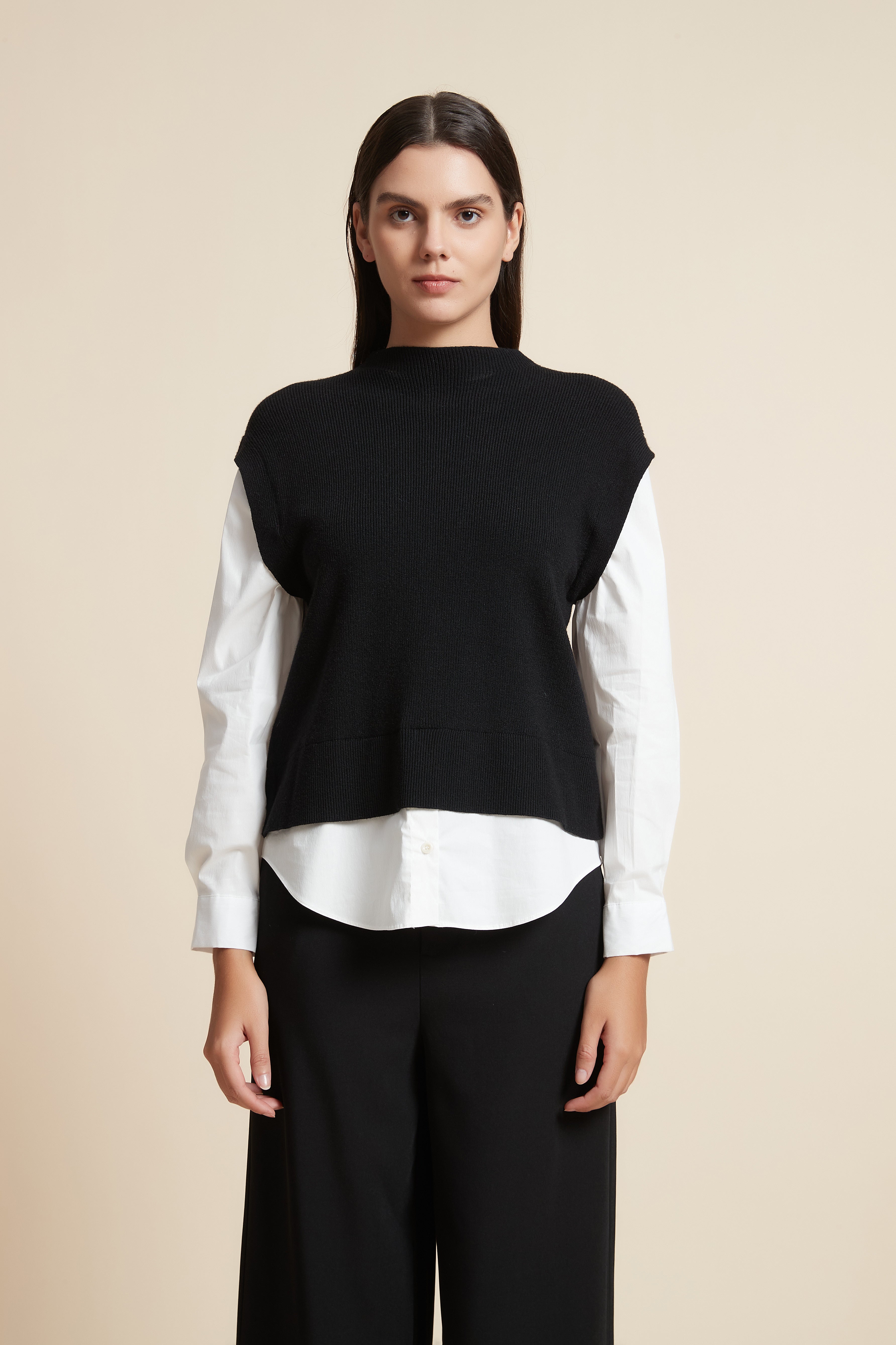 Sleeveless T-Shirt with Round Neck