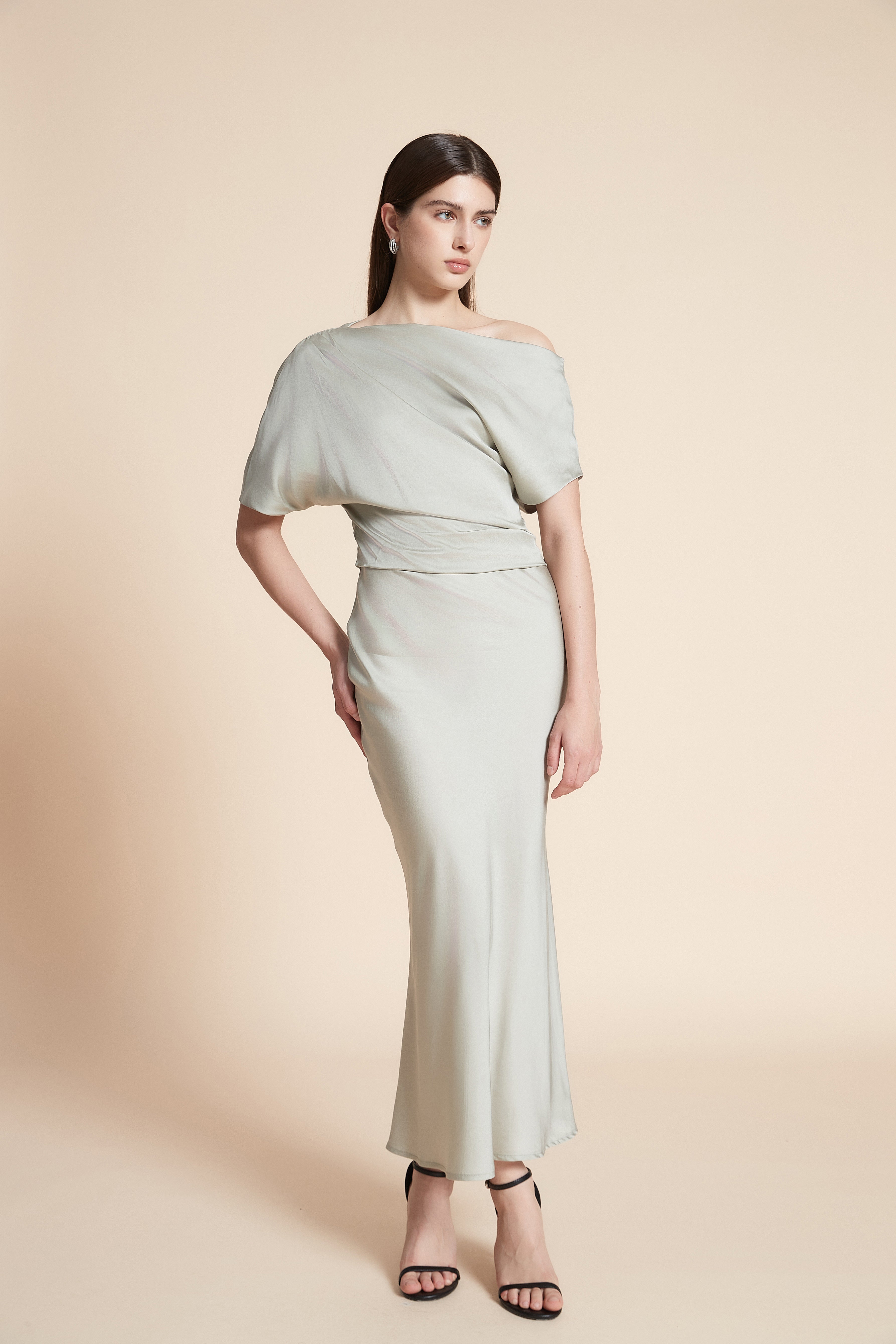 فستان ماكسي سادة كم قصير