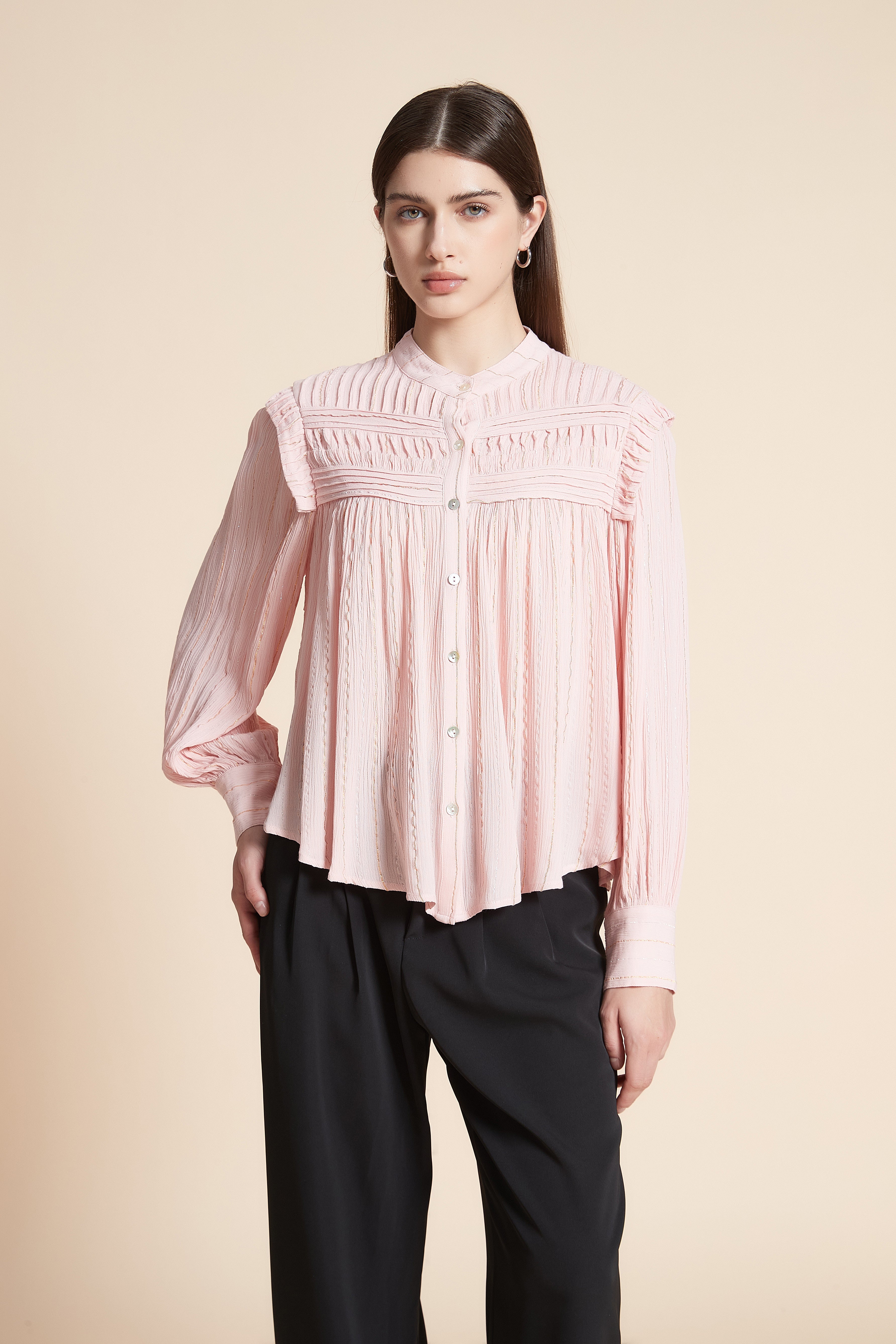 بلوزة متوسطة الطول سادة كم طويل