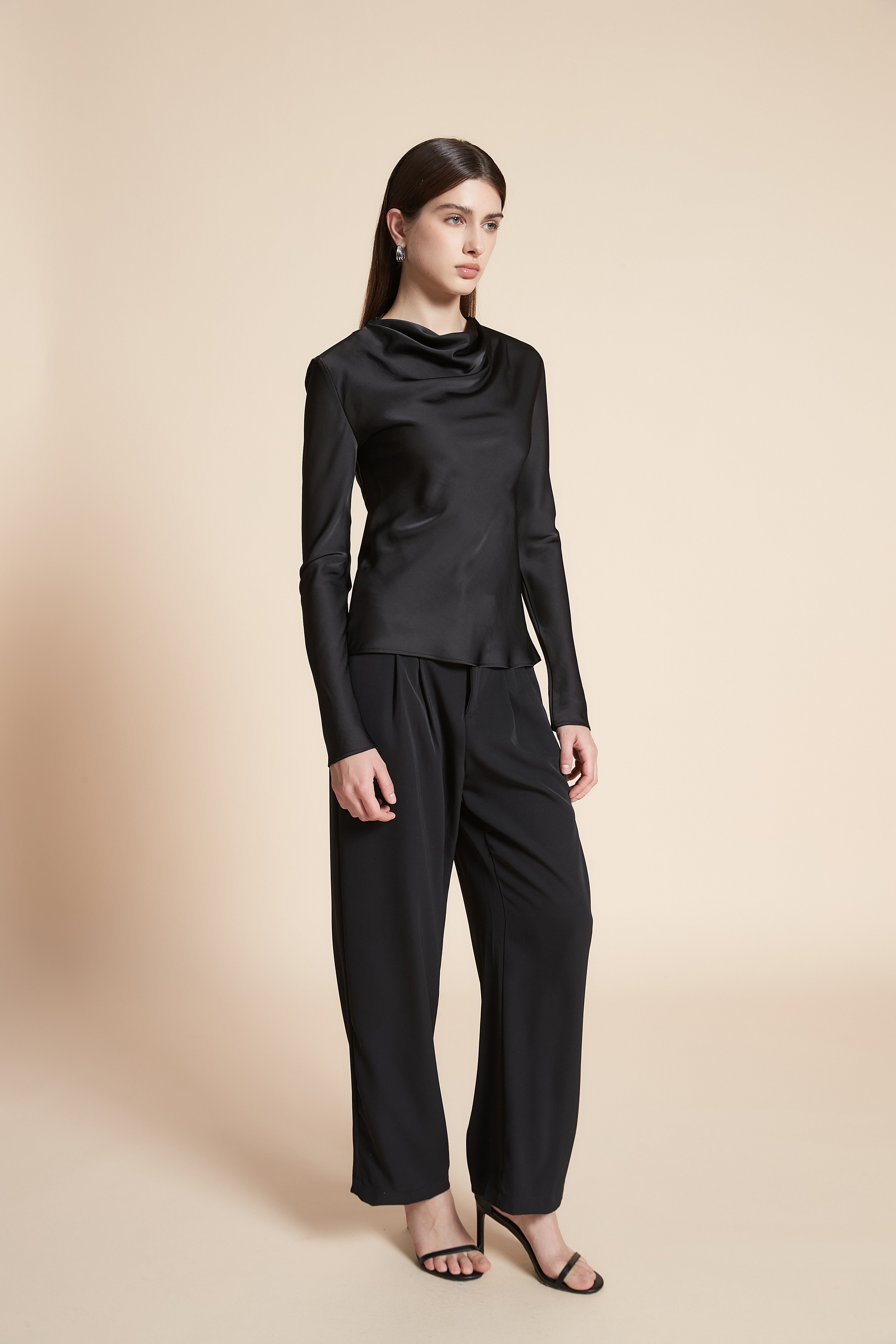 Solid Waist-Length Long Sleeve Blouse