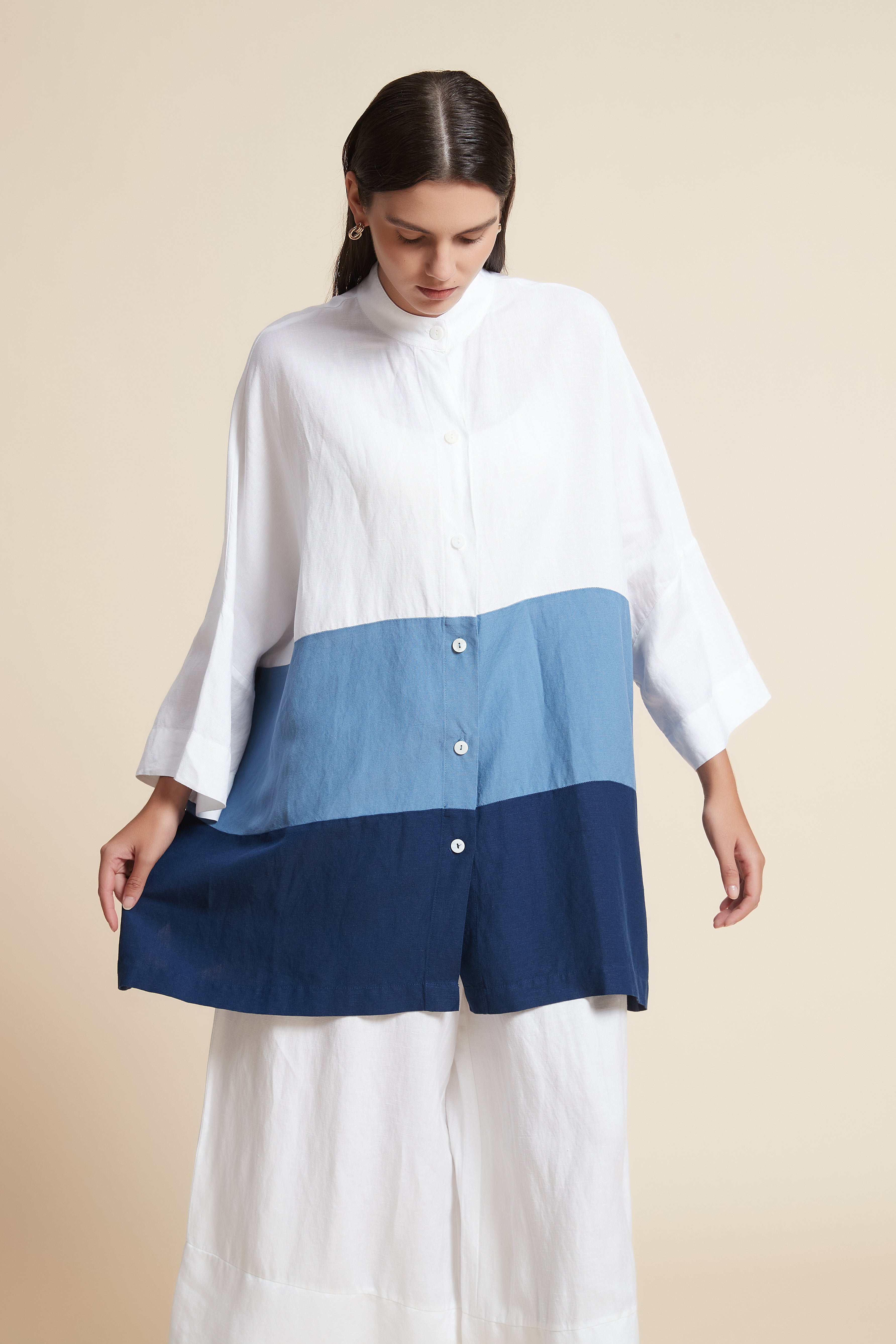 Hip-Length Long Sleeve Top with Round Neck