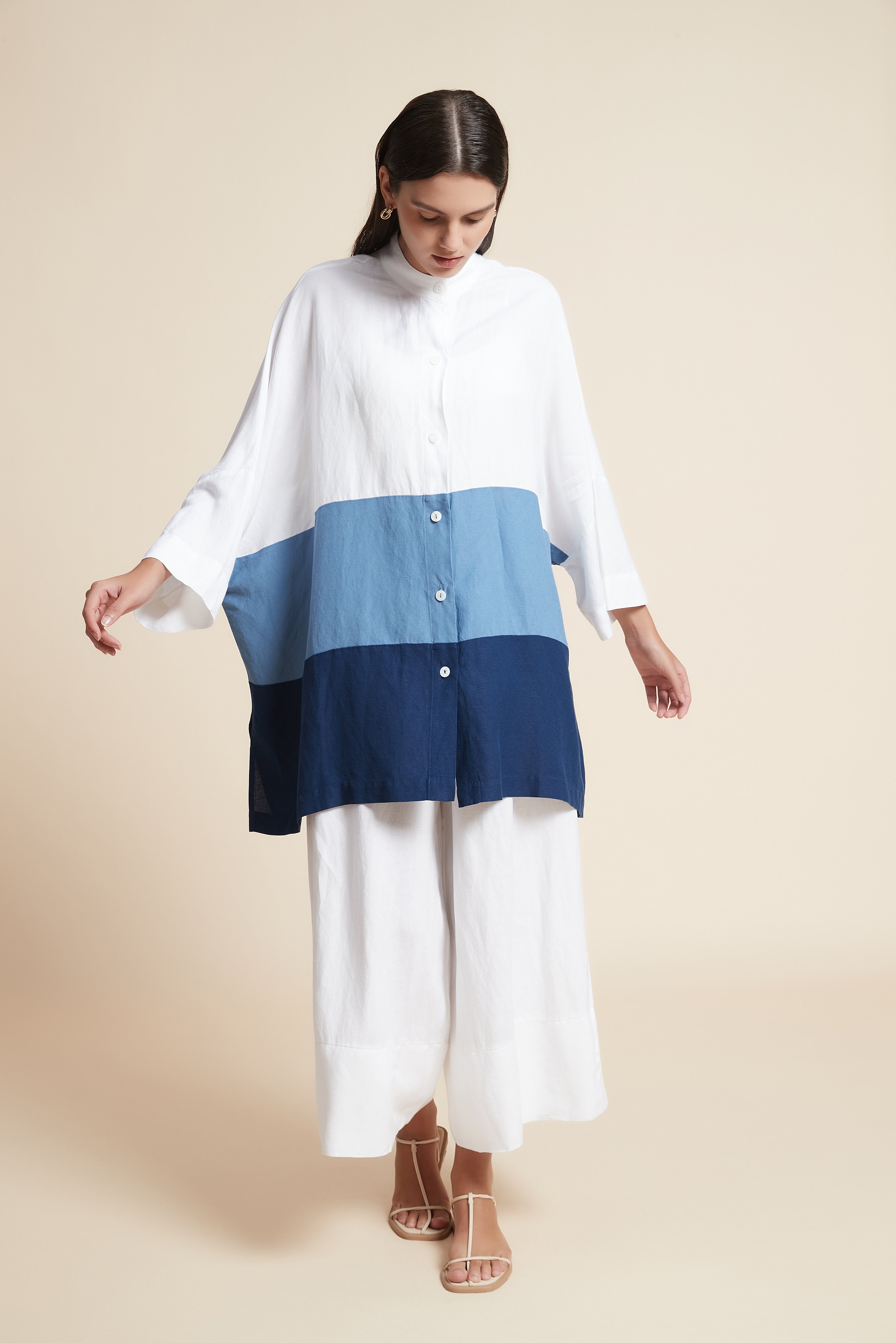 Hip-Length Long Sleeve Top with Round Neck