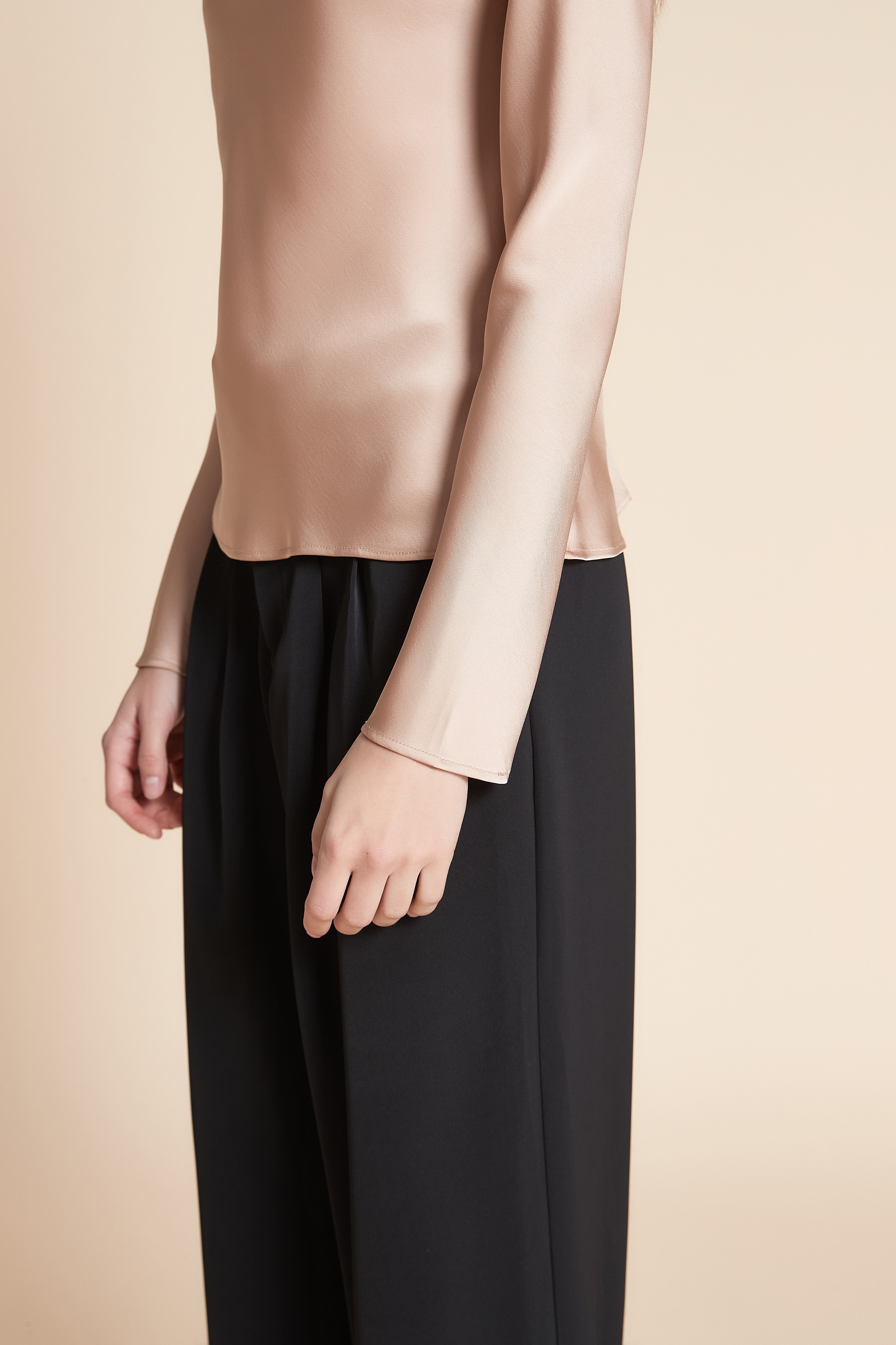 Solid Waist-Length Long Sleeve Blouse