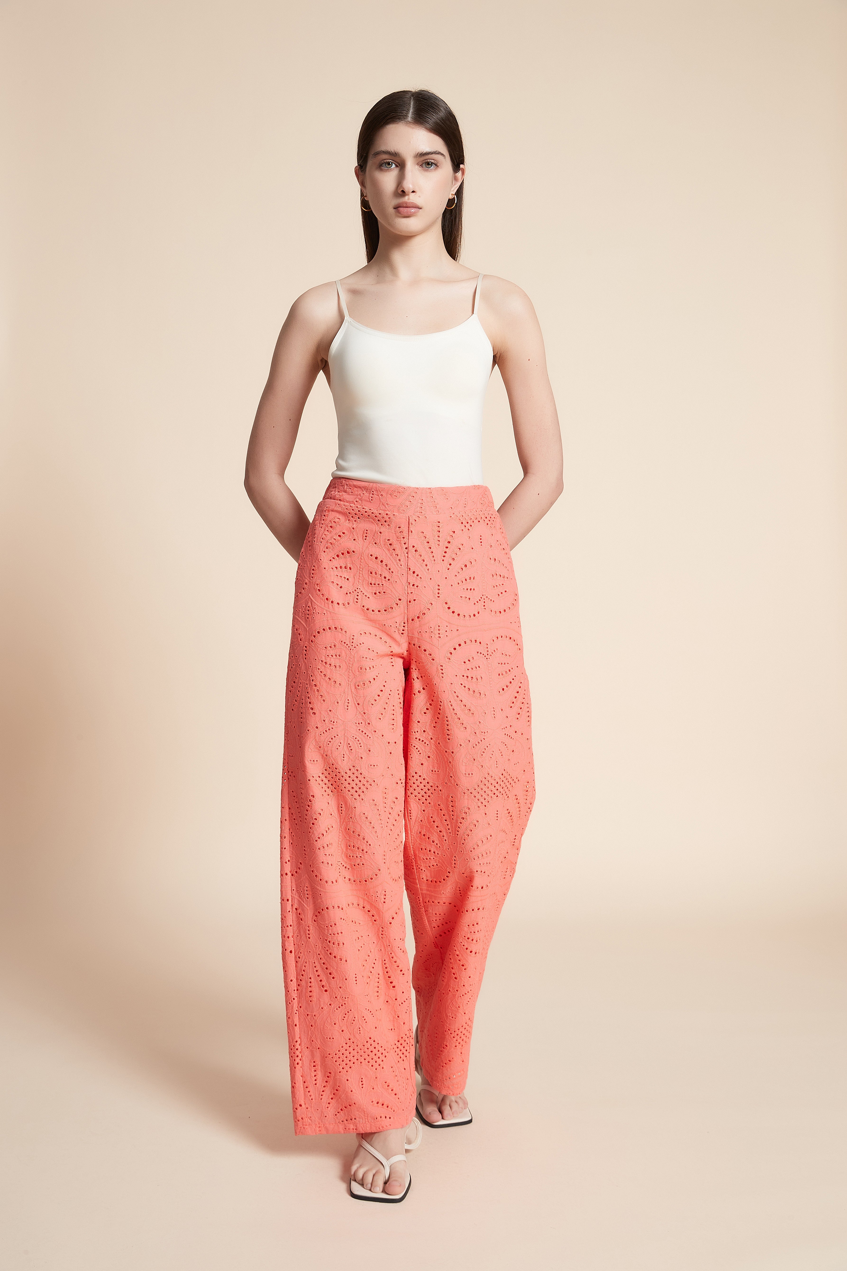 بنطلون طويل منقوش مخرم واسع