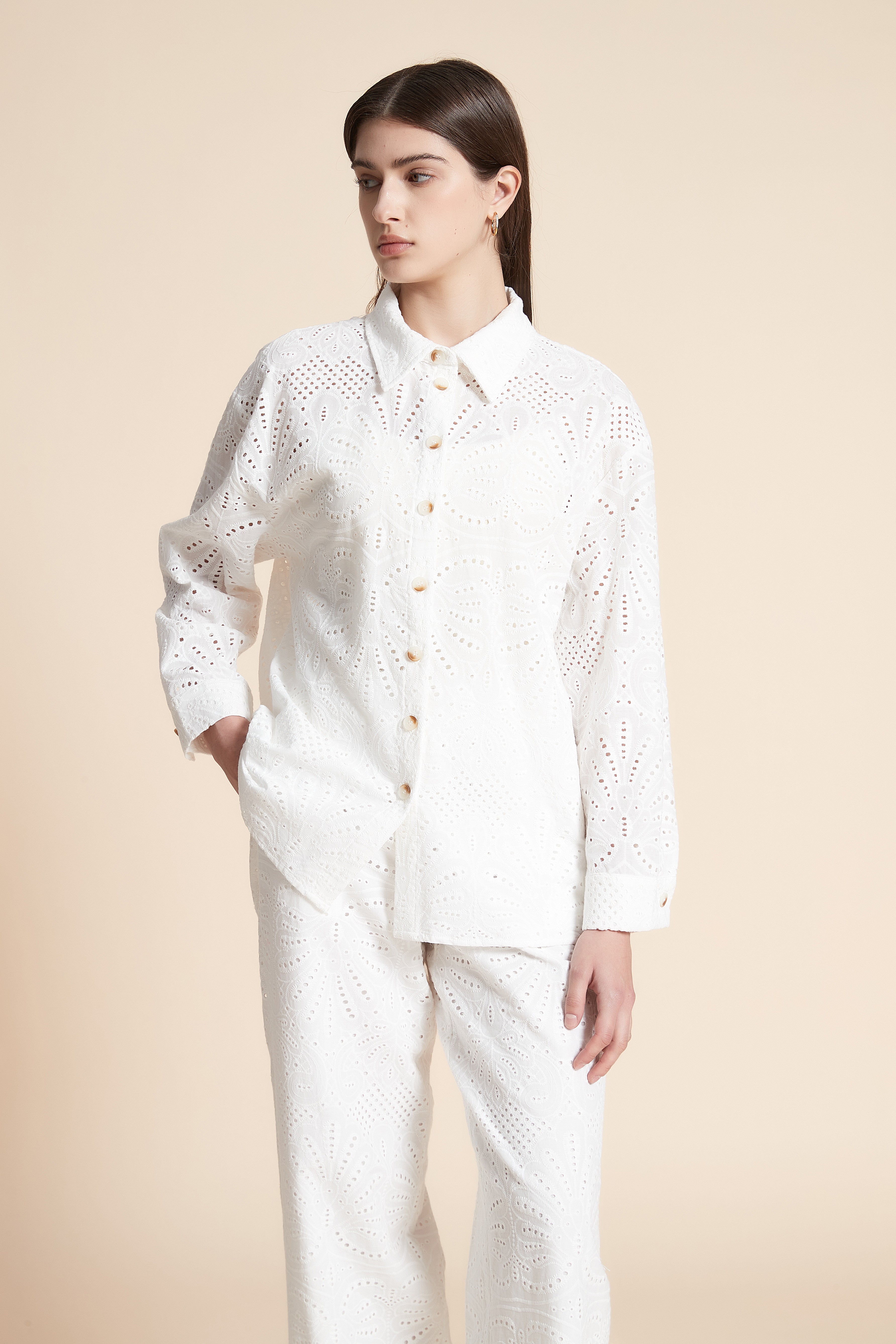 قميص طويل منقوش مخرم كم طويل