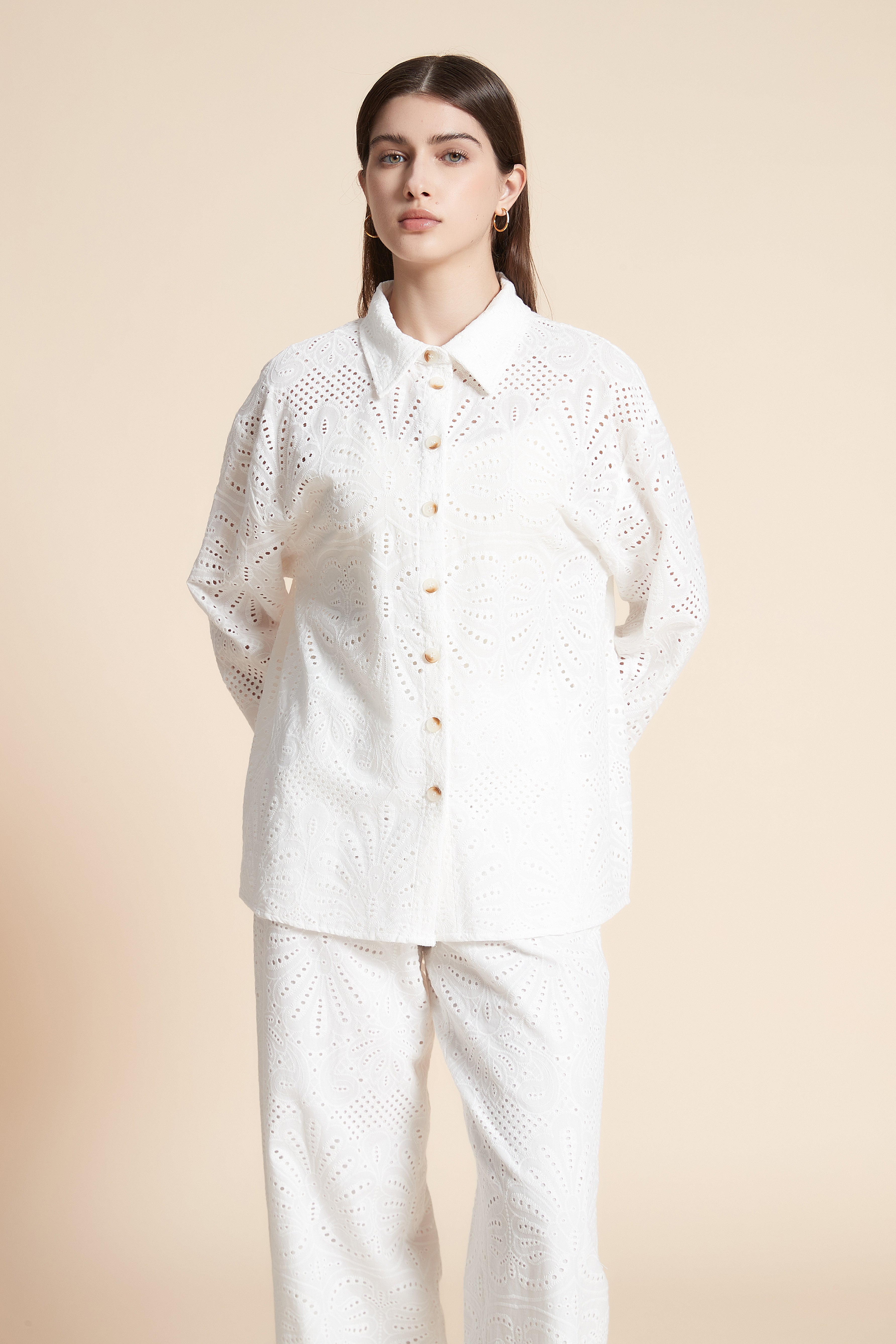 قميص طويل منقوش مخرم كم طويل