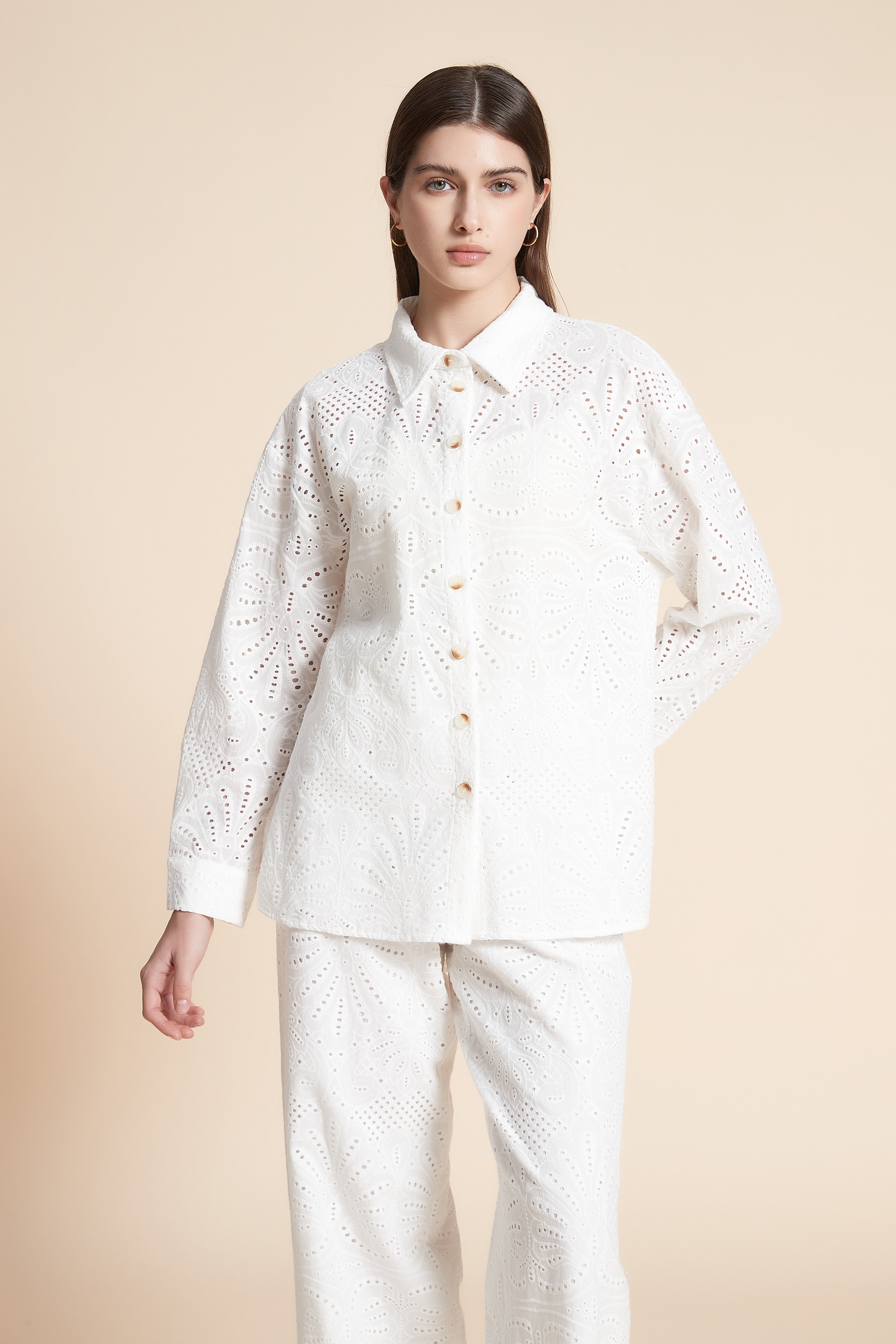 قميص طويل منقوش مخرم كم طويل