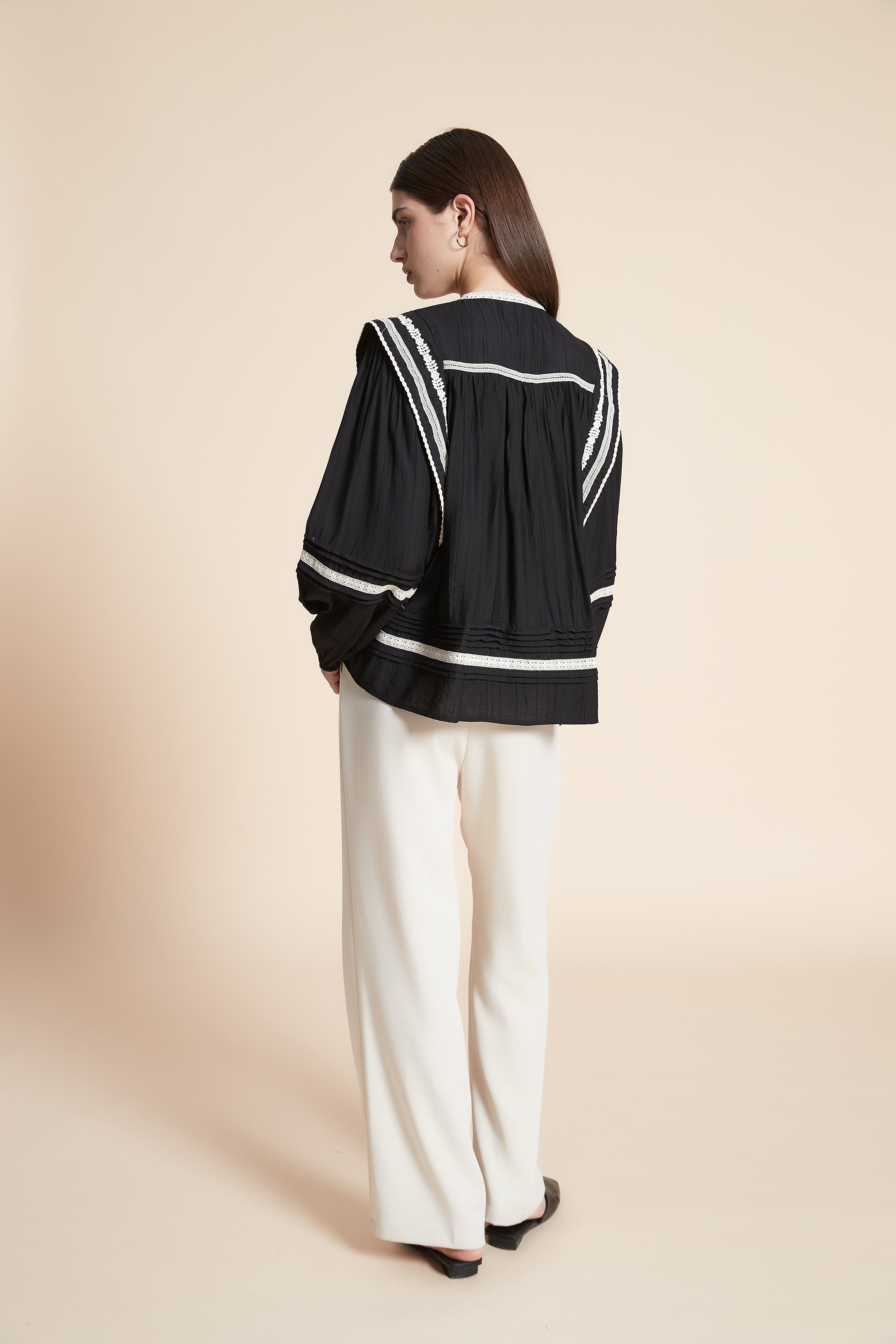 بلوزة متوسطة الطول سادة لونين كم طويل