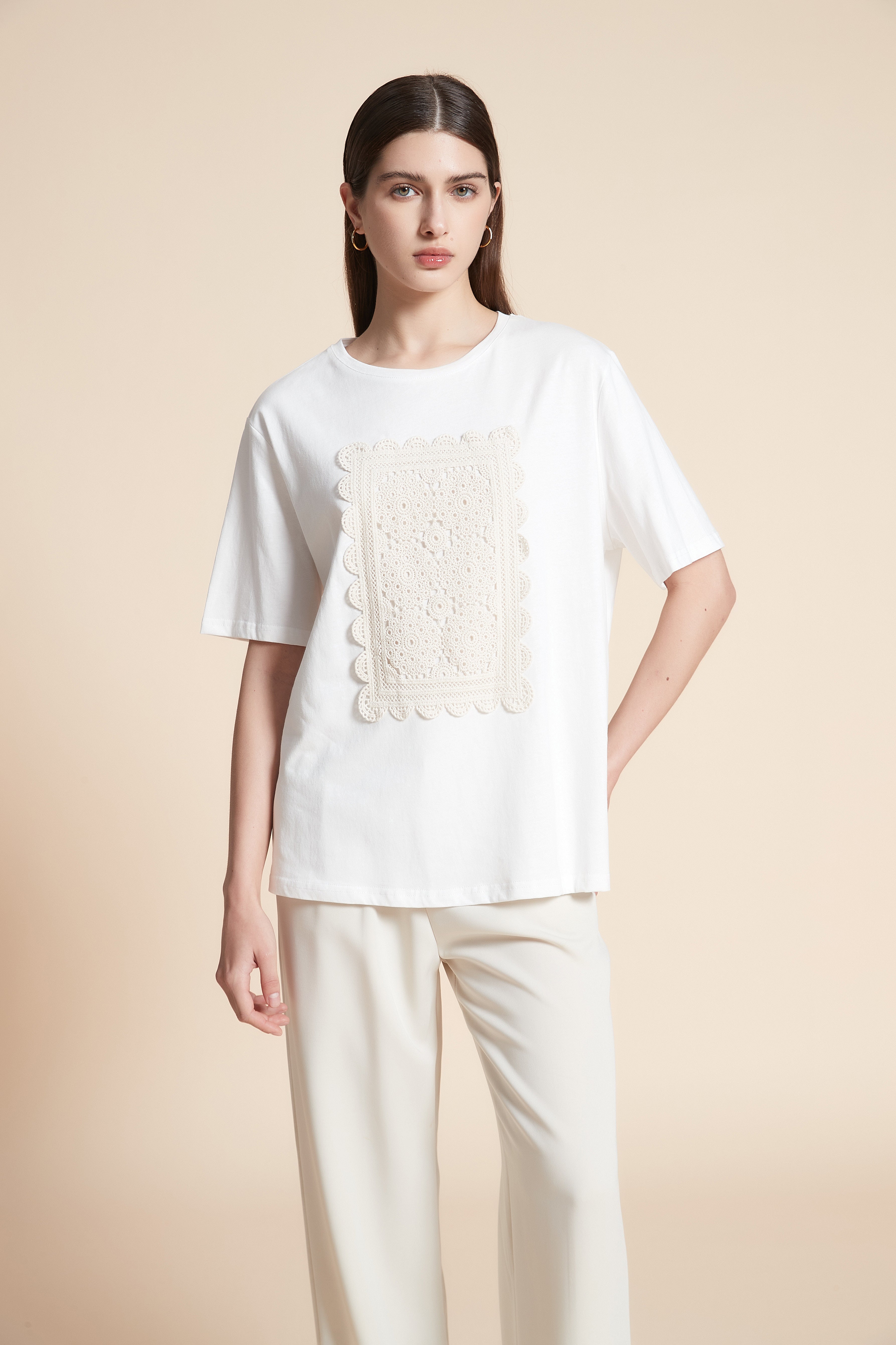 تي شيرت بطول الخصر سادة كم قصير