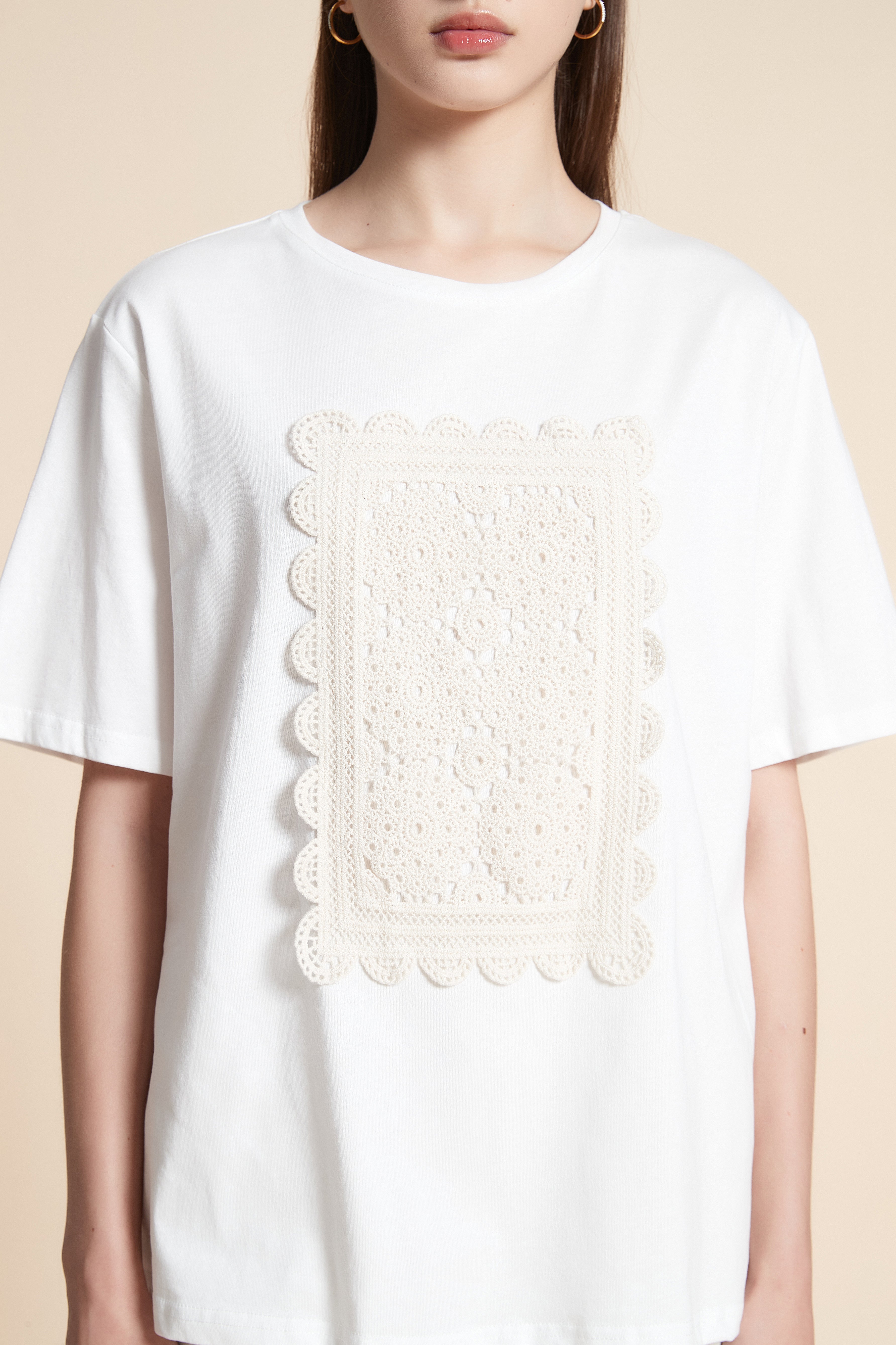 تي شيرت بطول الخصر سادة كم قصير