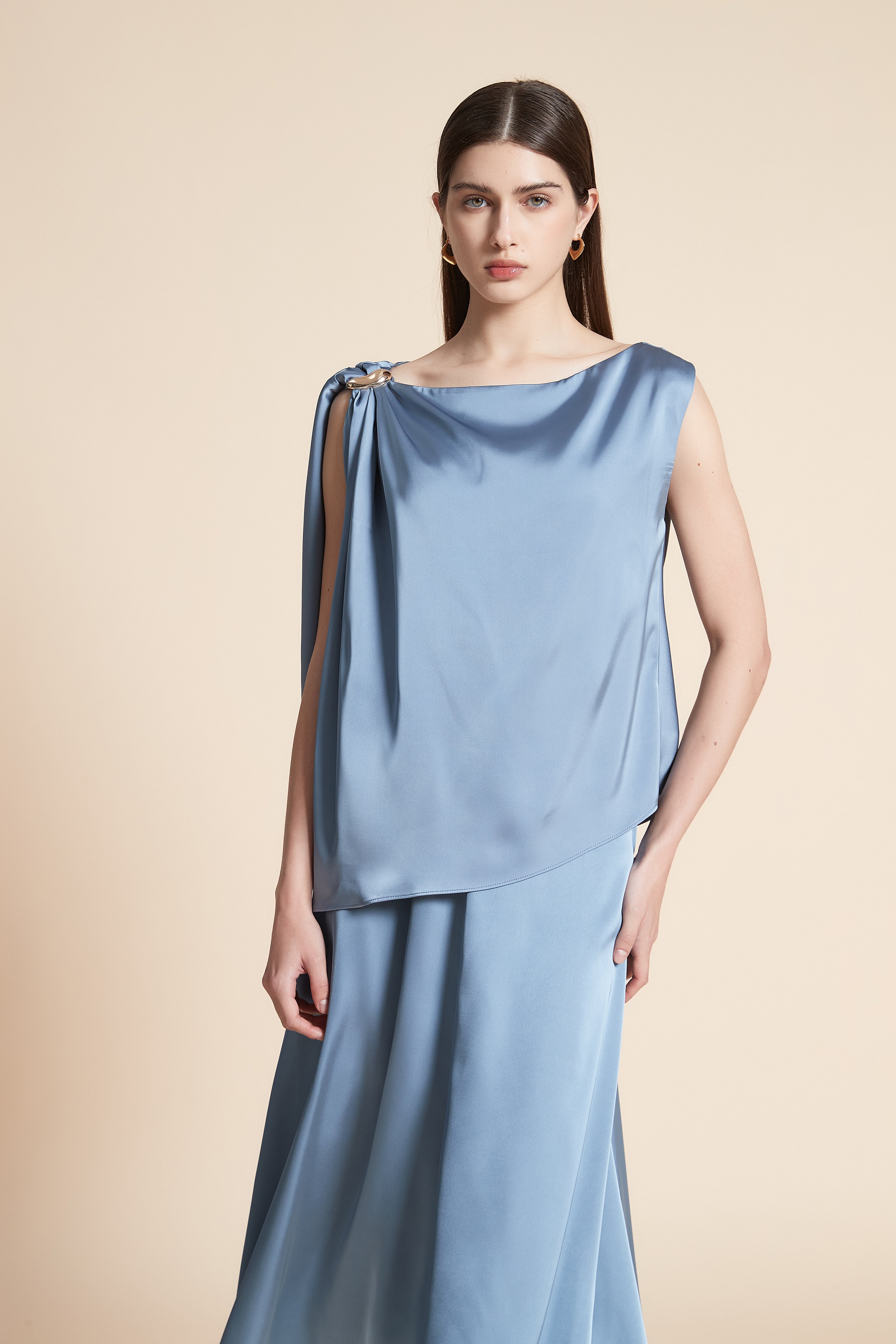 Solid Satin Waist-Length Sleeveless Blouse