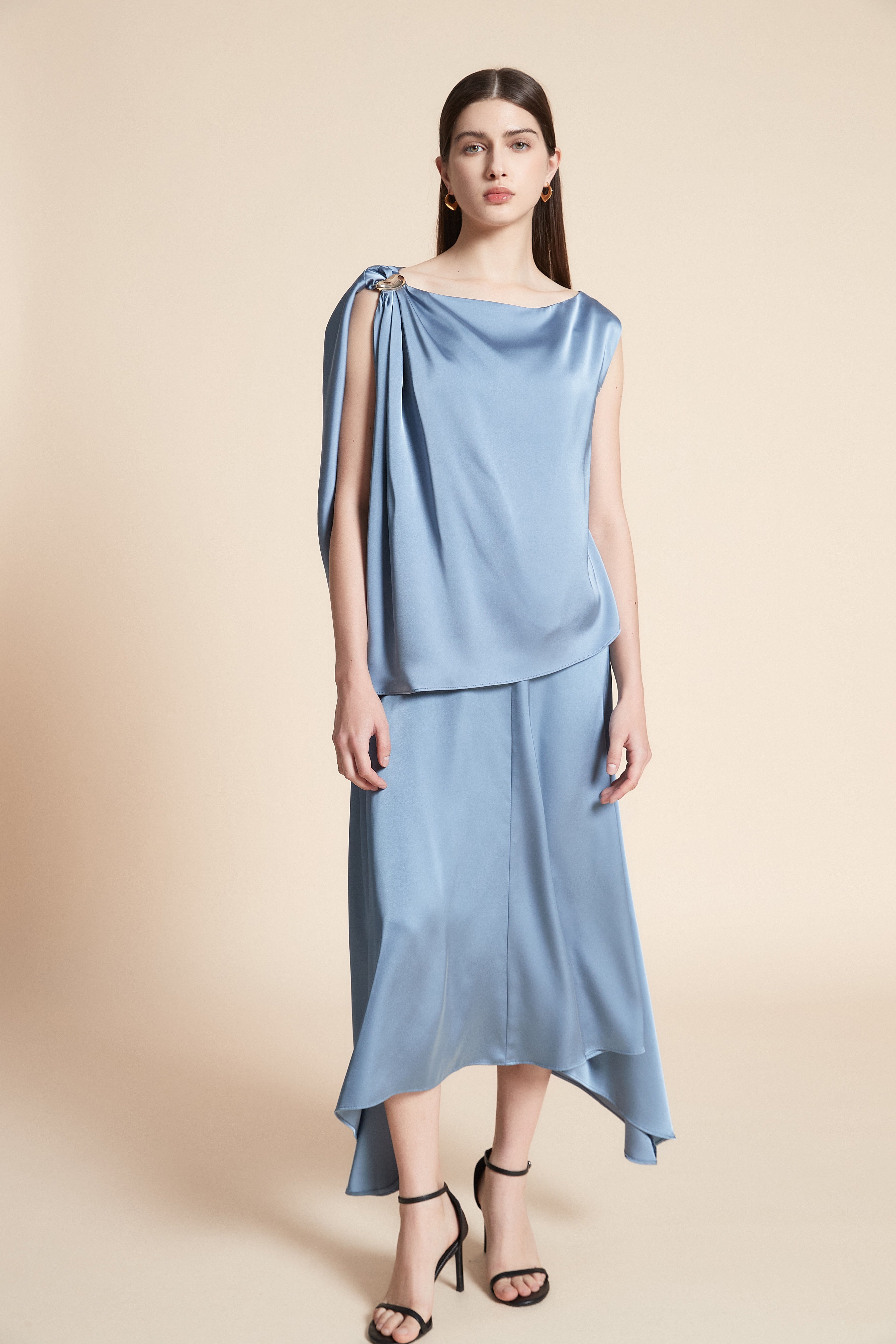 Solid Satin Waist-Length Sleeveless Blouse