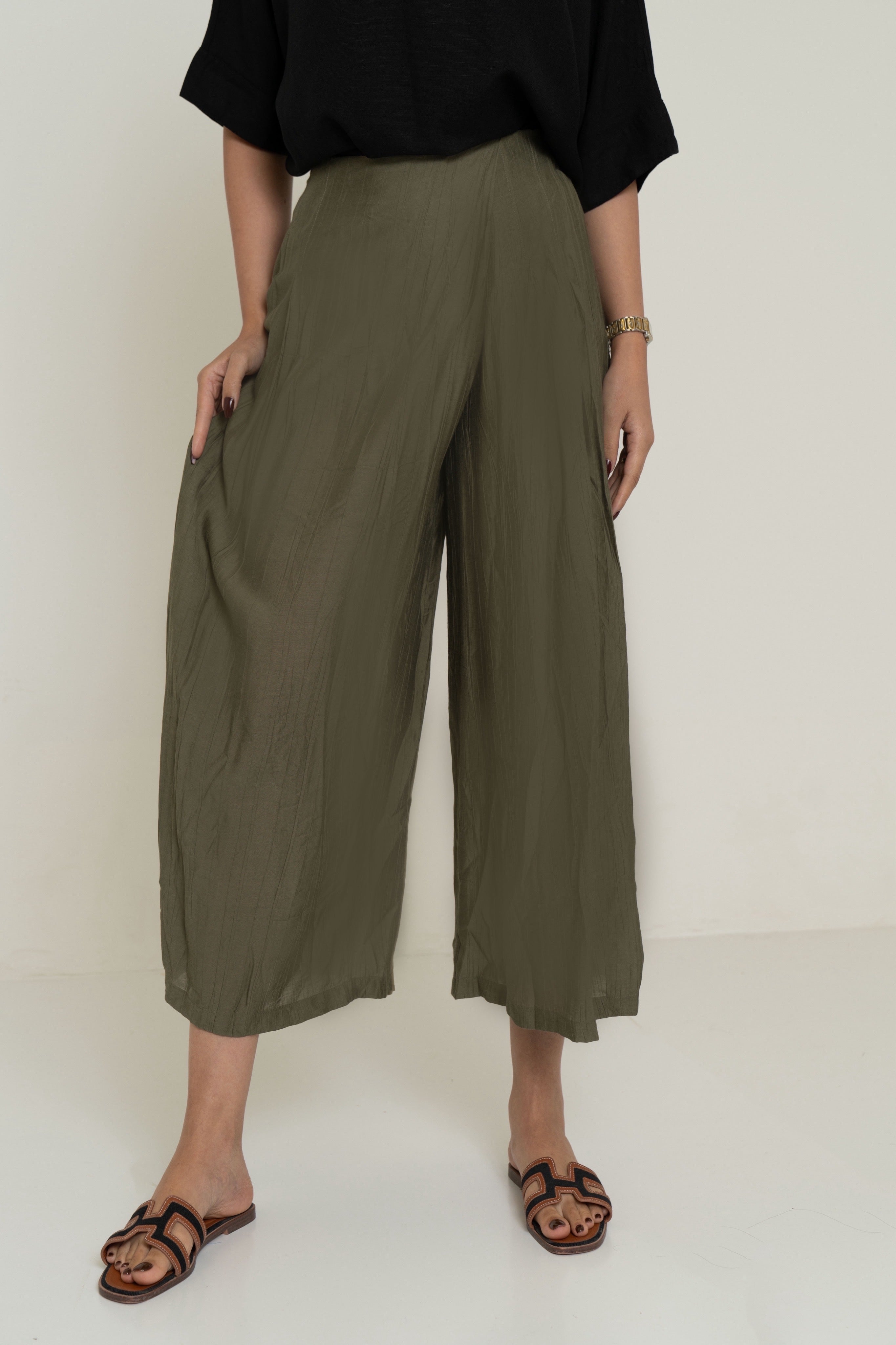 Plain 3/4 Pants with Wide Legs