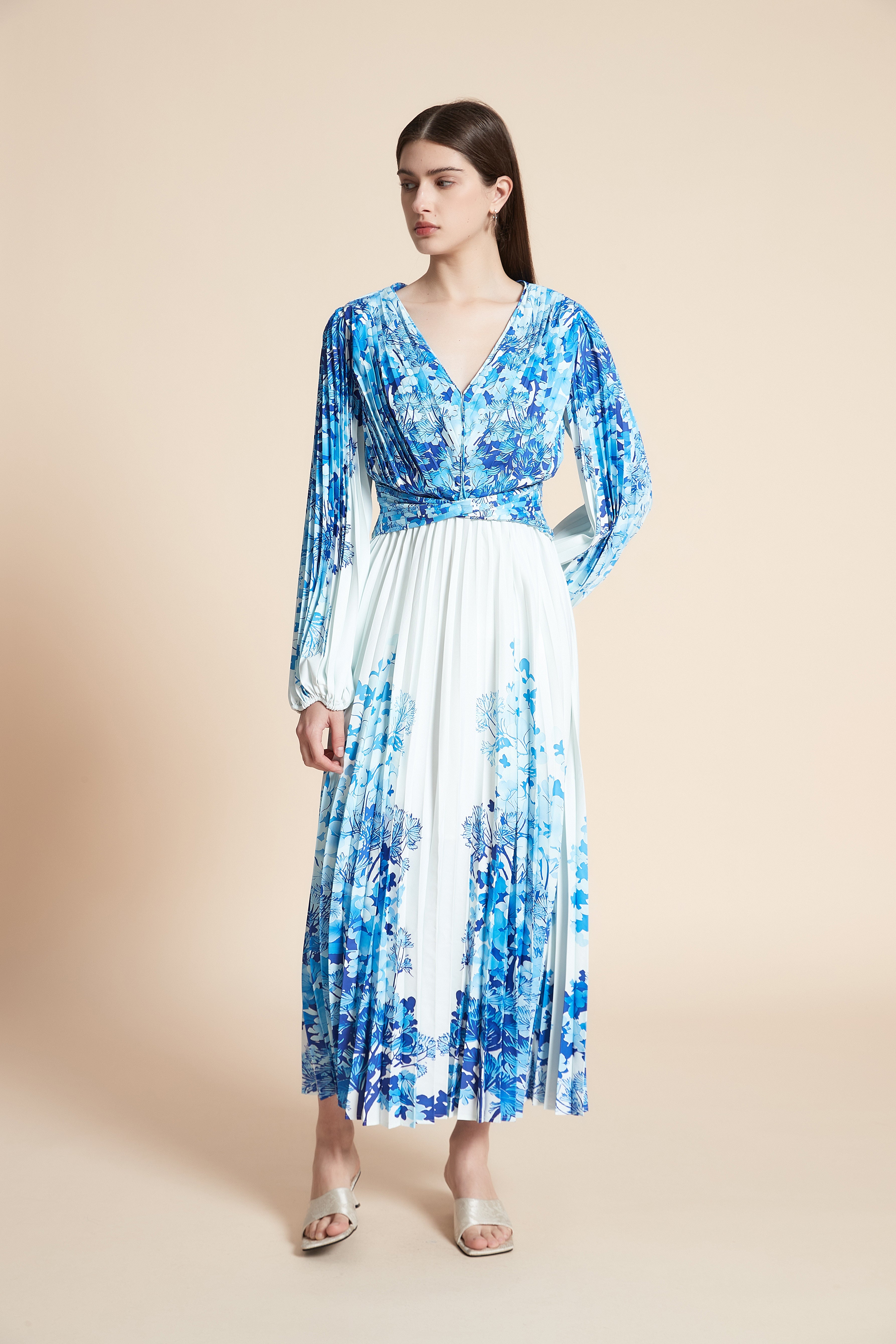 فستان ميدي منقوش كم طويل