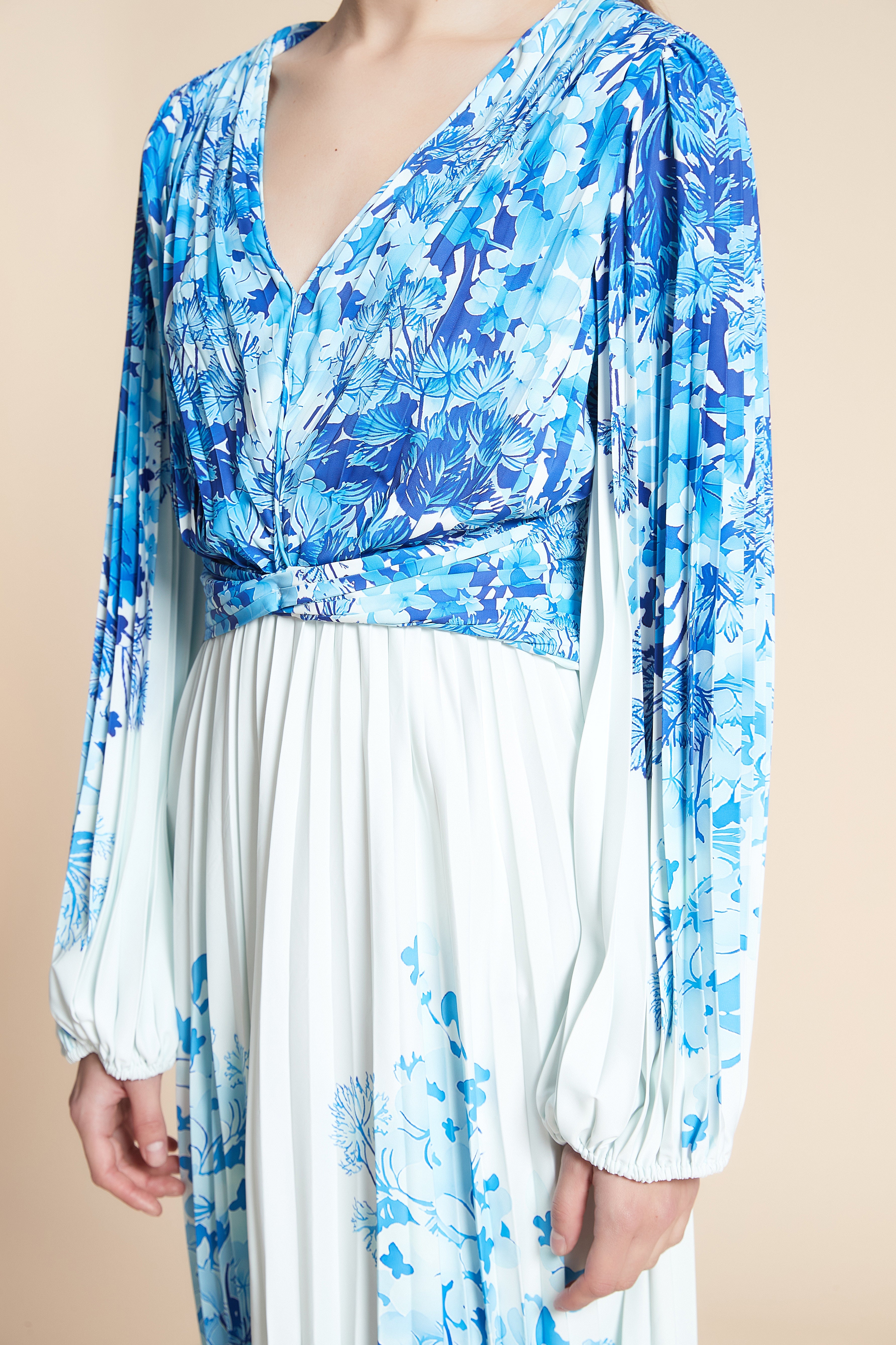 فستان ميدي منقوش كم طويل