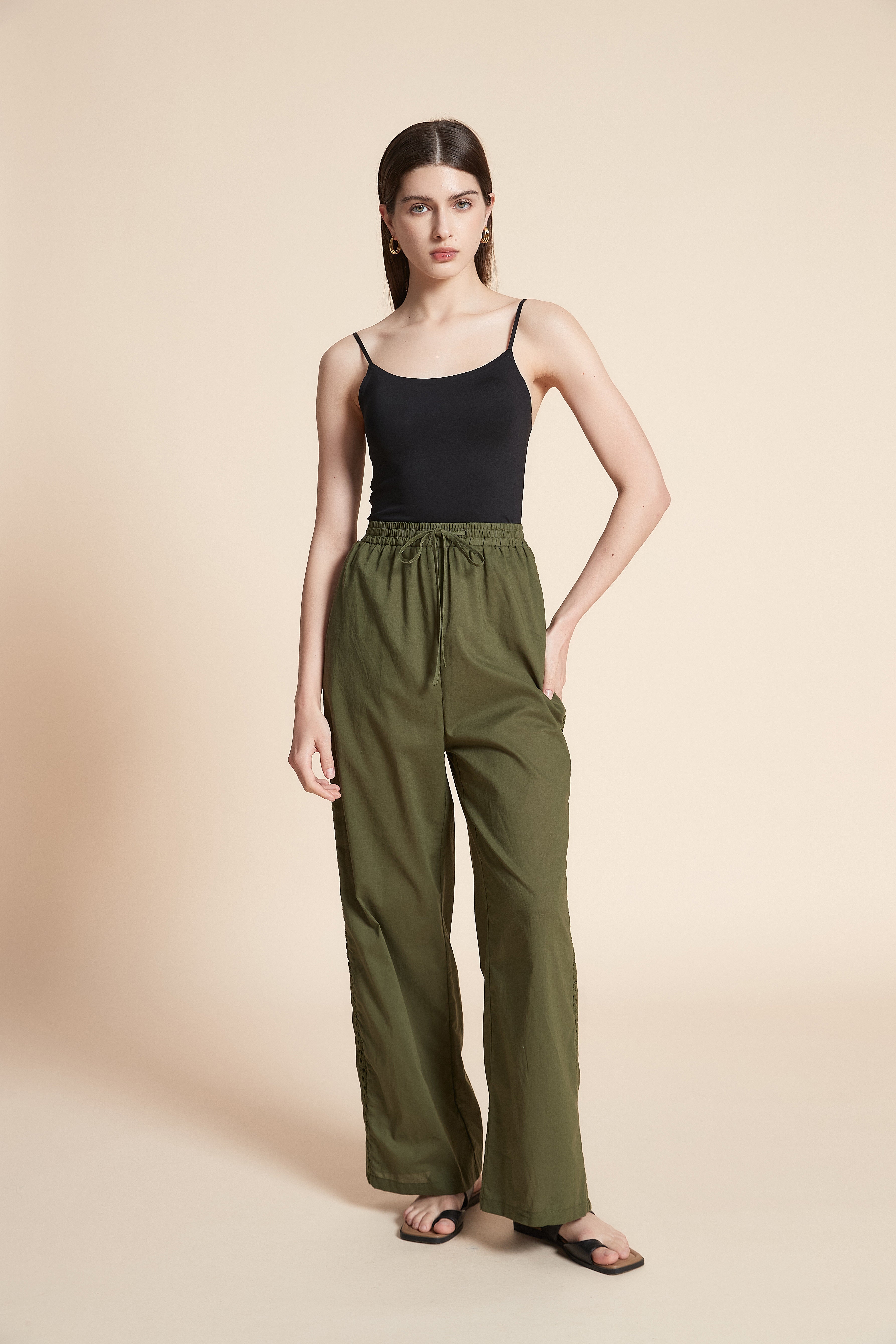 بنطلون سادة واسع طويل