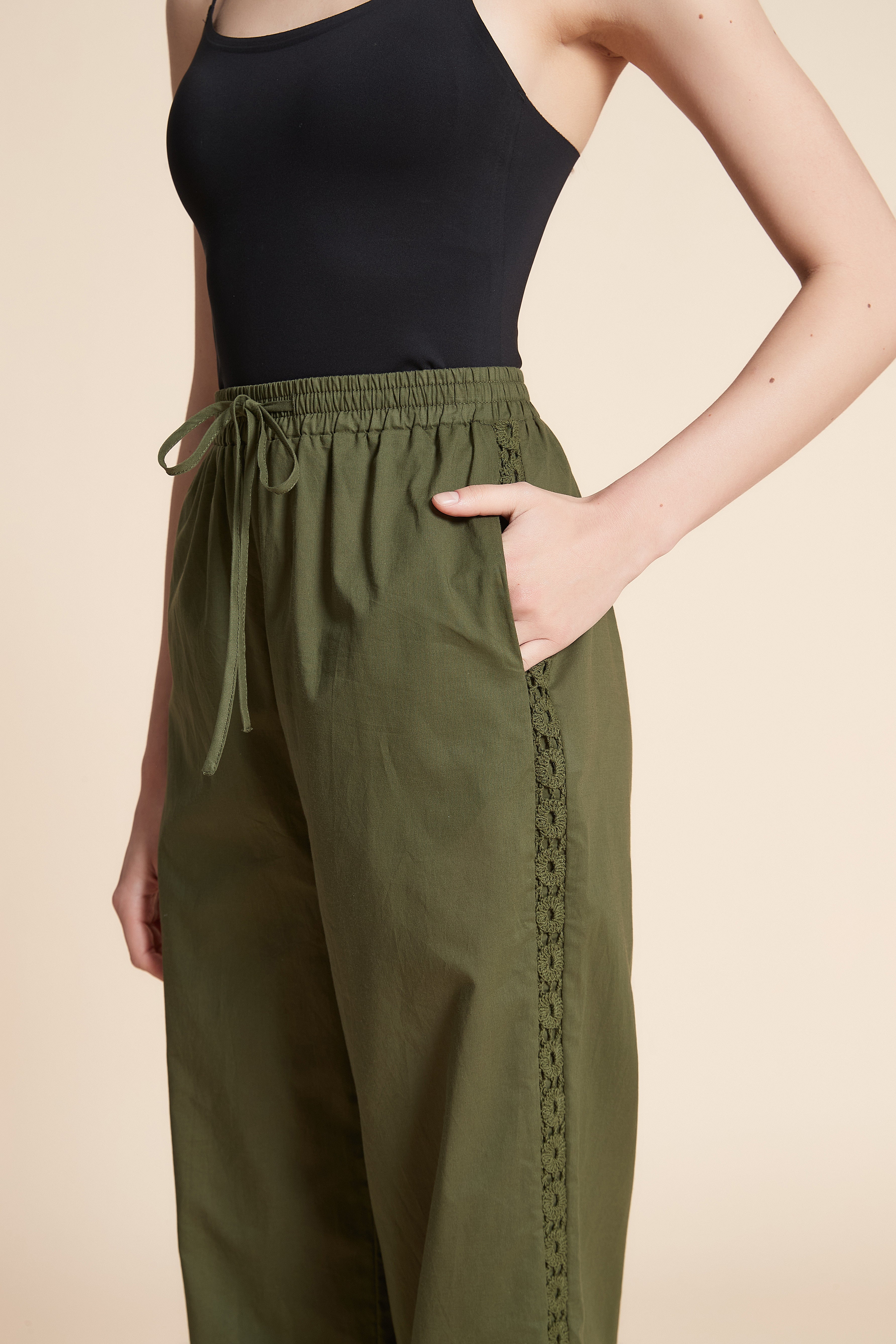 بنطلون سادة واسع طويل