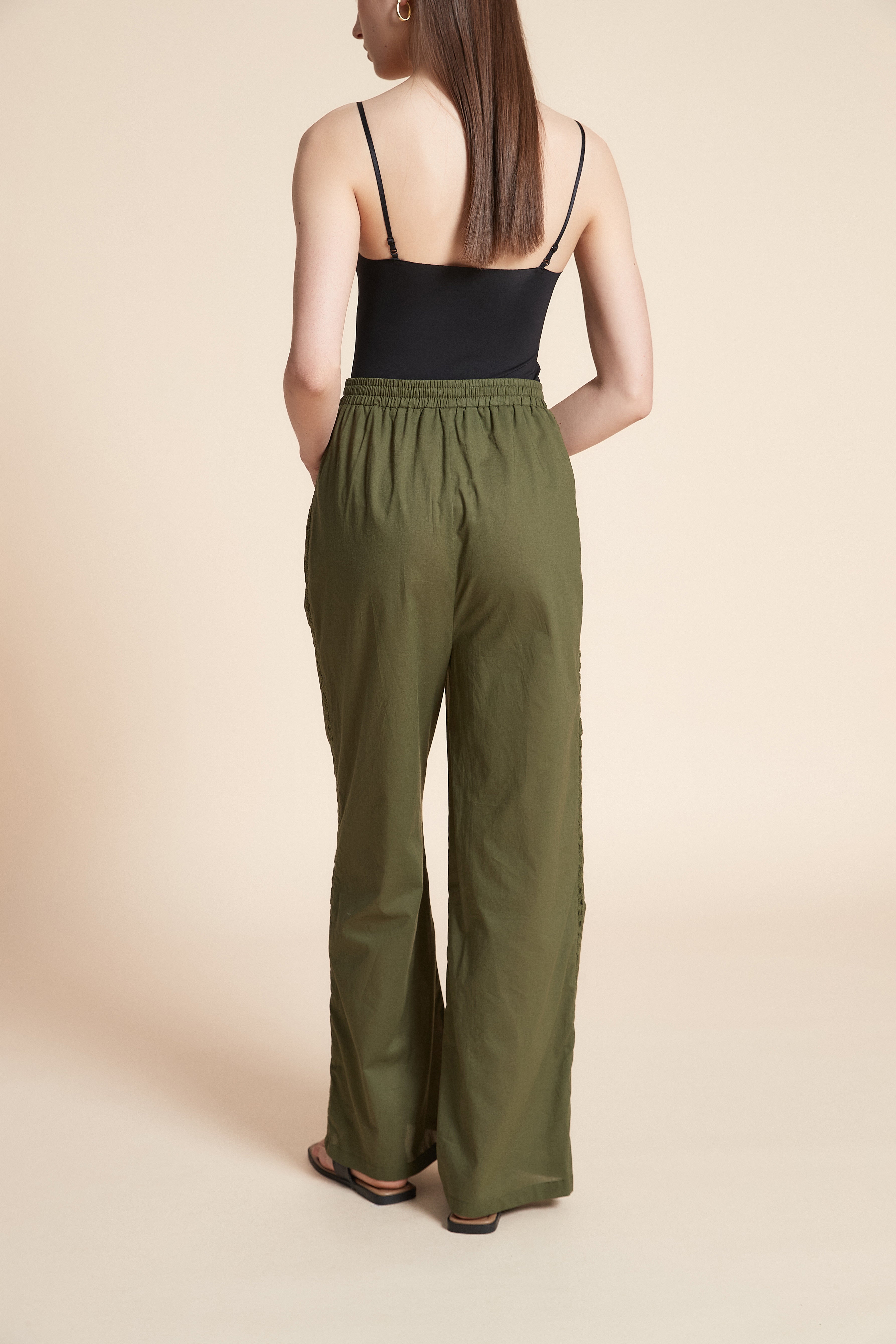 بنطلون سادة واسع طويل