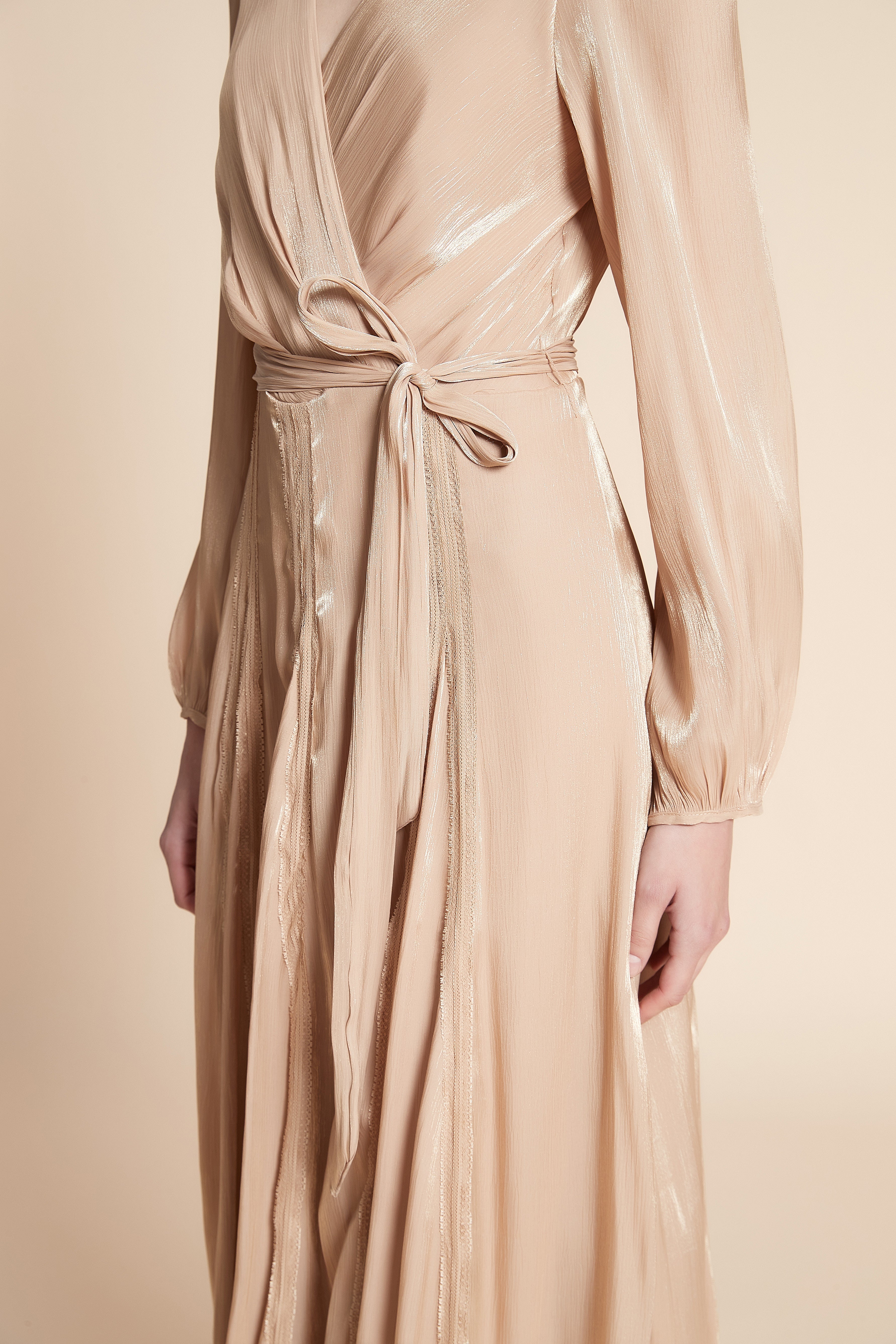 فستان نصف كم سادة بتفاصيل دانتيل