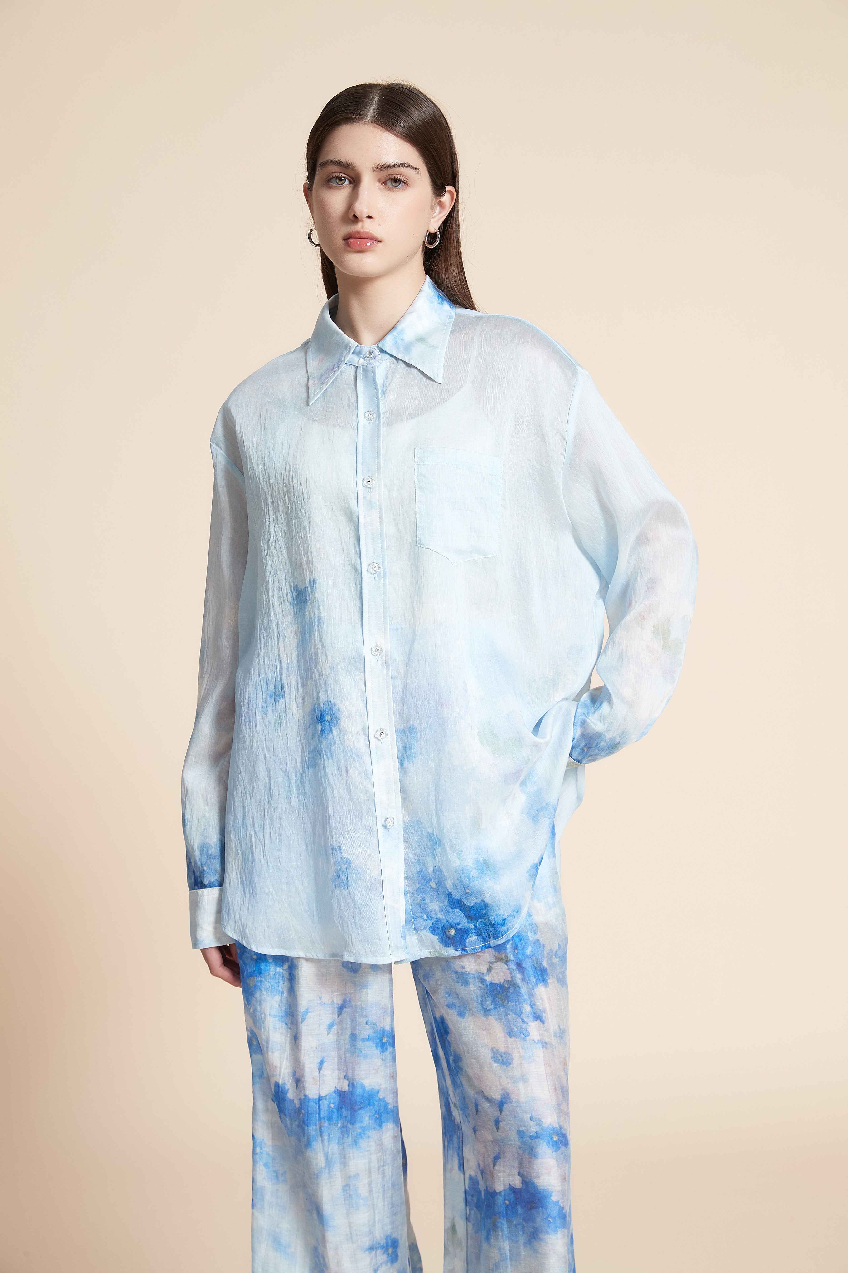 قميص منقوش لونين كم طويل