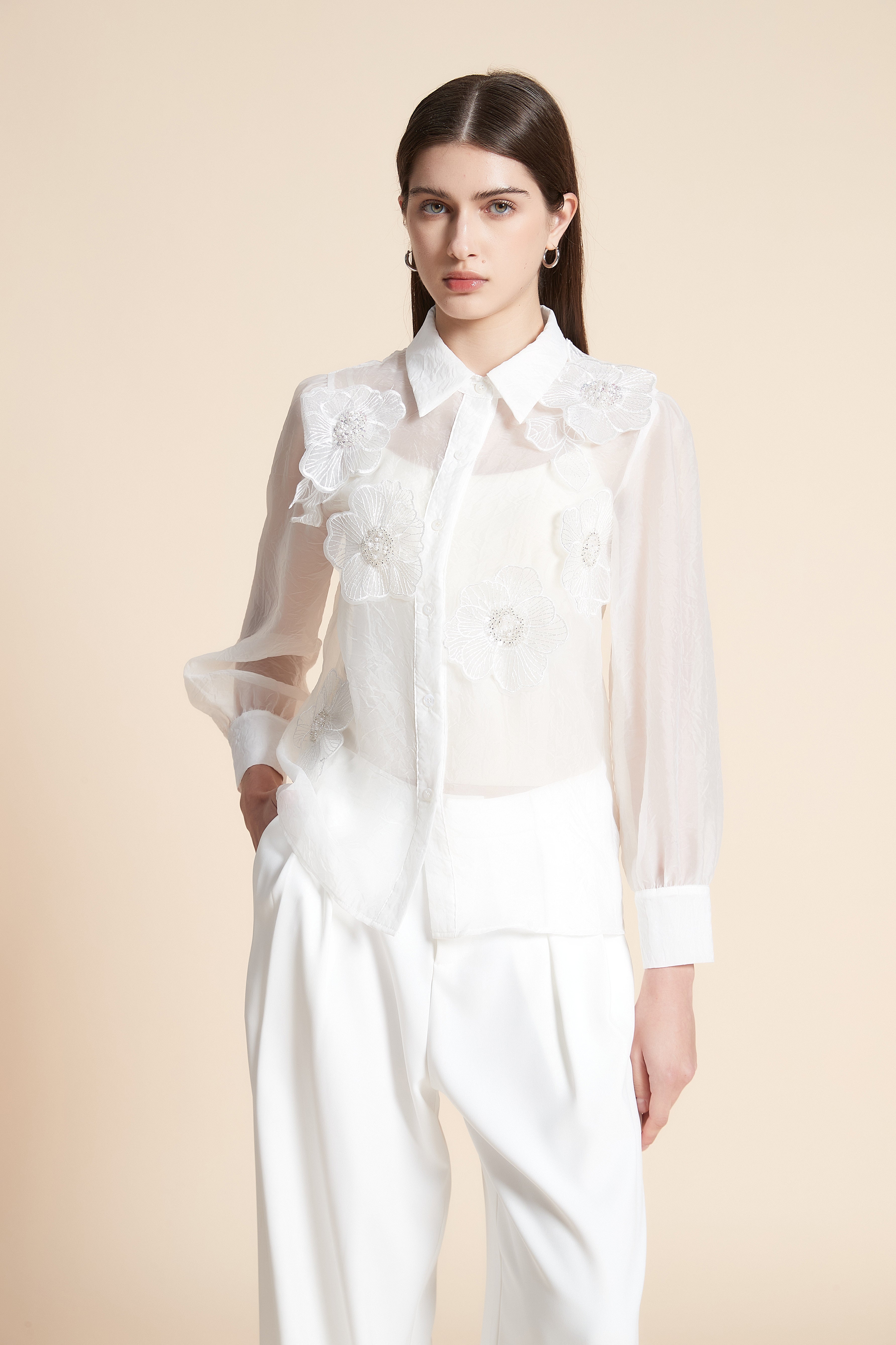 قميص بطول الخصر سادة مزين بالازهار كم طويل