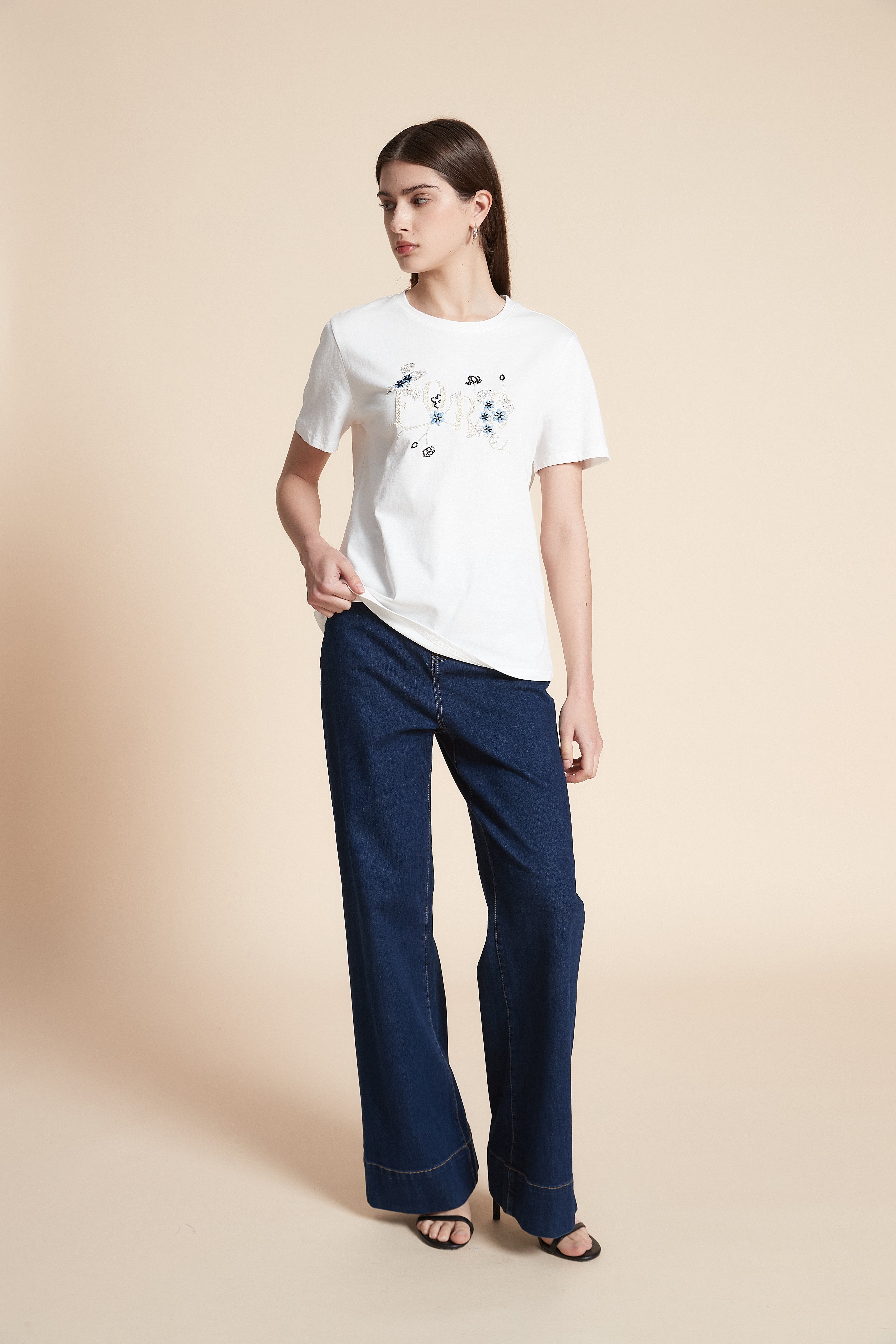 تي شيرت متوسط الطول سادة كم قصير