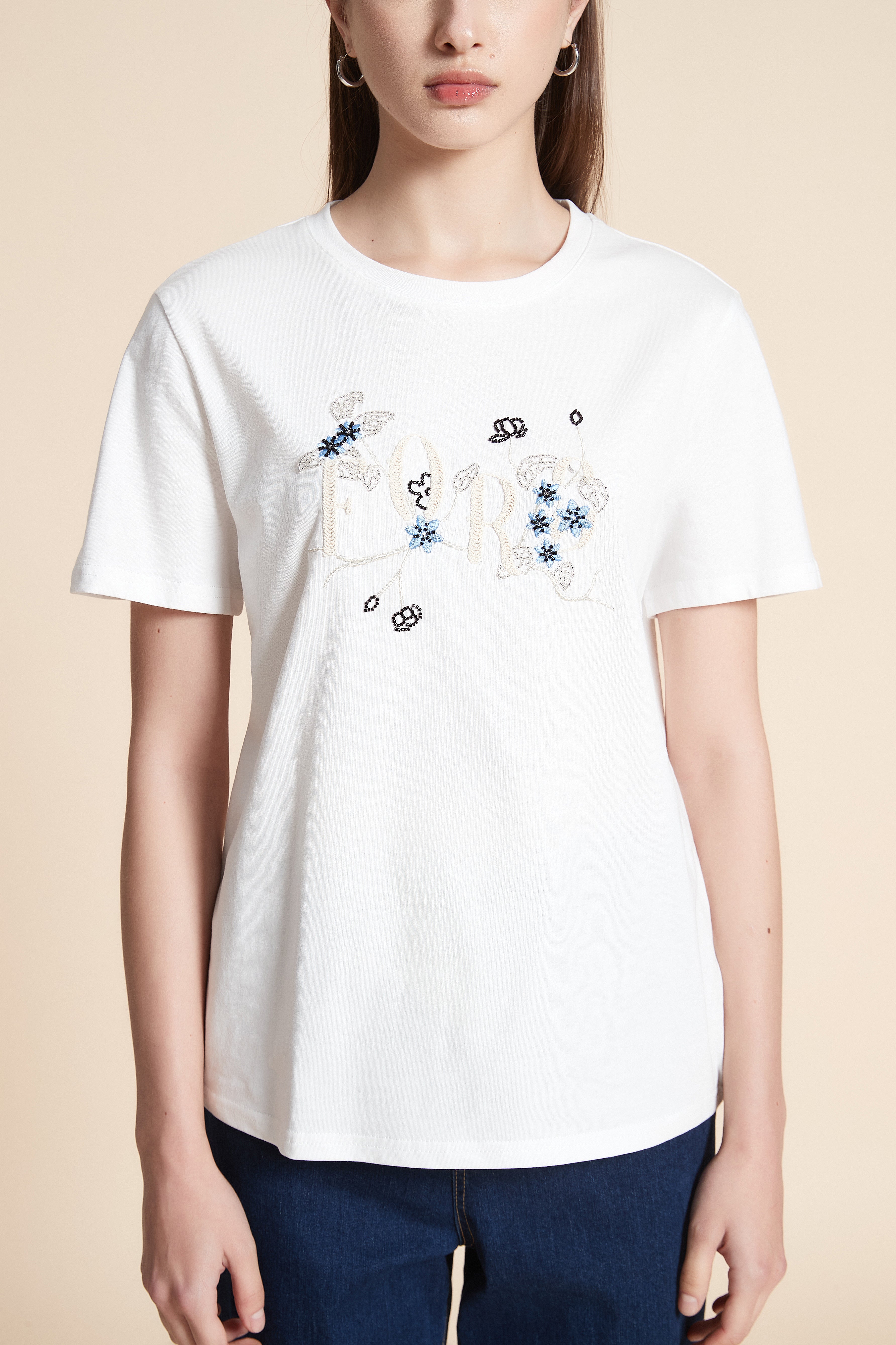 تي شيرت متوسط الطول سادة كم قصير