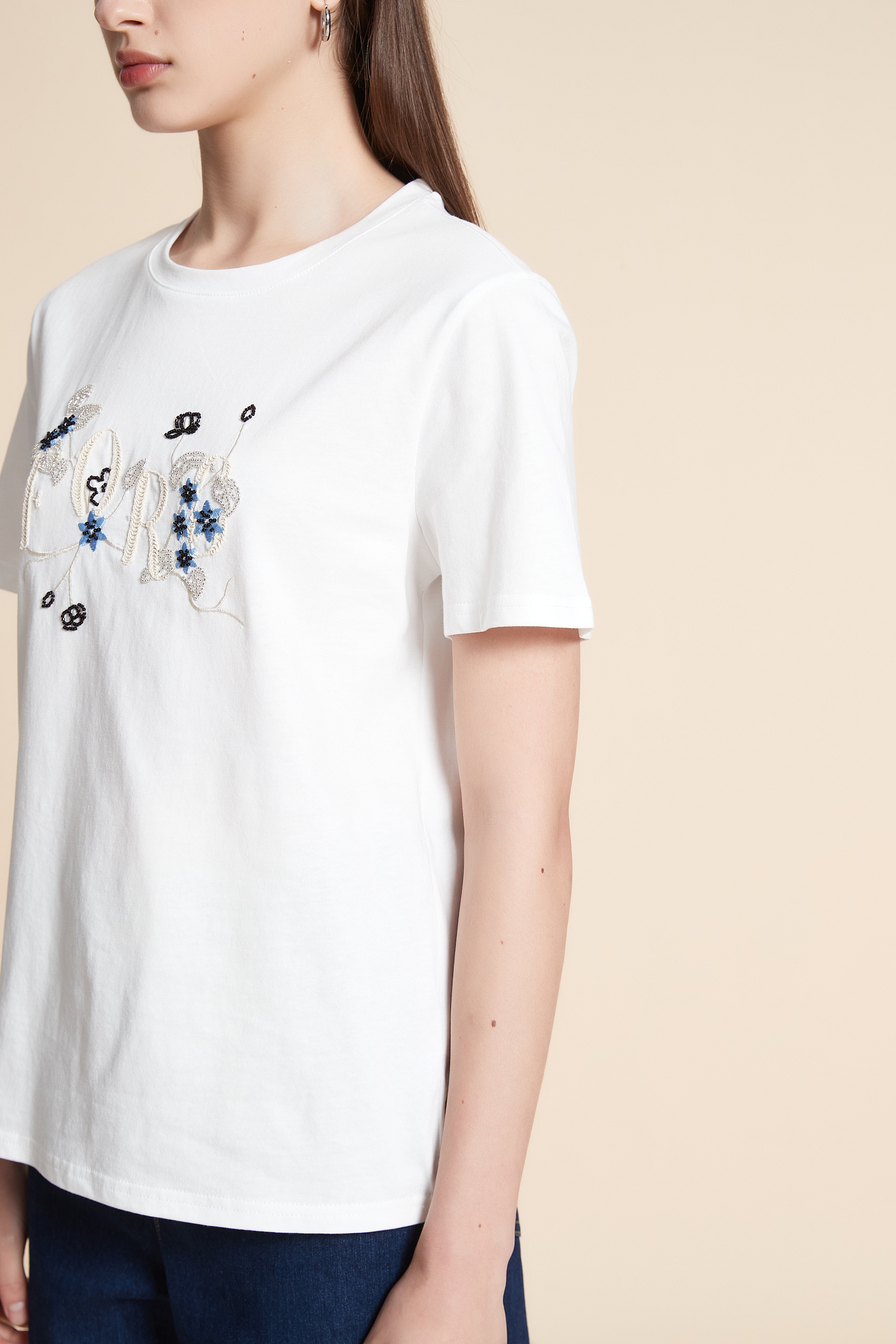 تي شيرت متوسط الطول سادة كم قصير