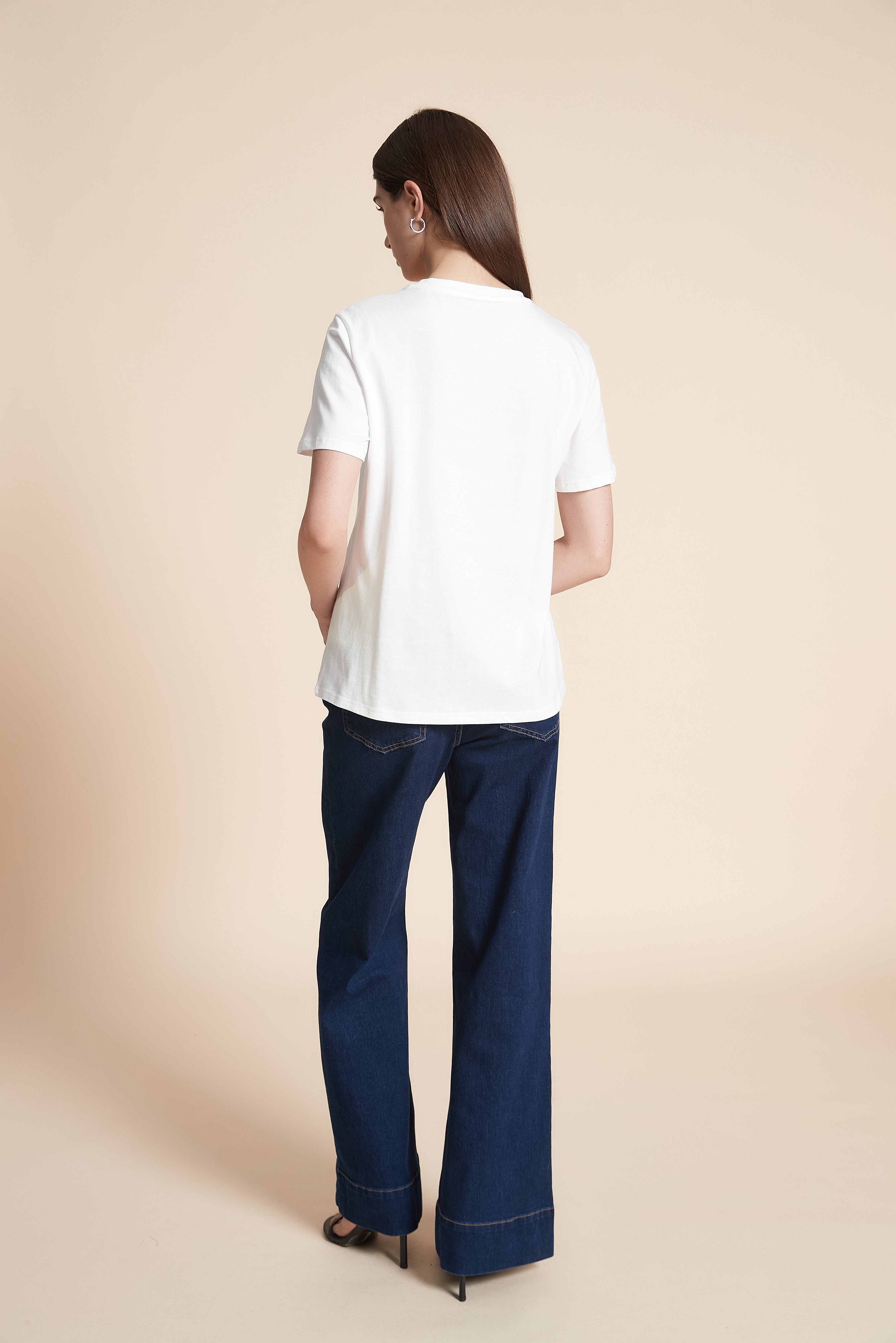 تي شيرت متوسط الطول سادة كم قصير