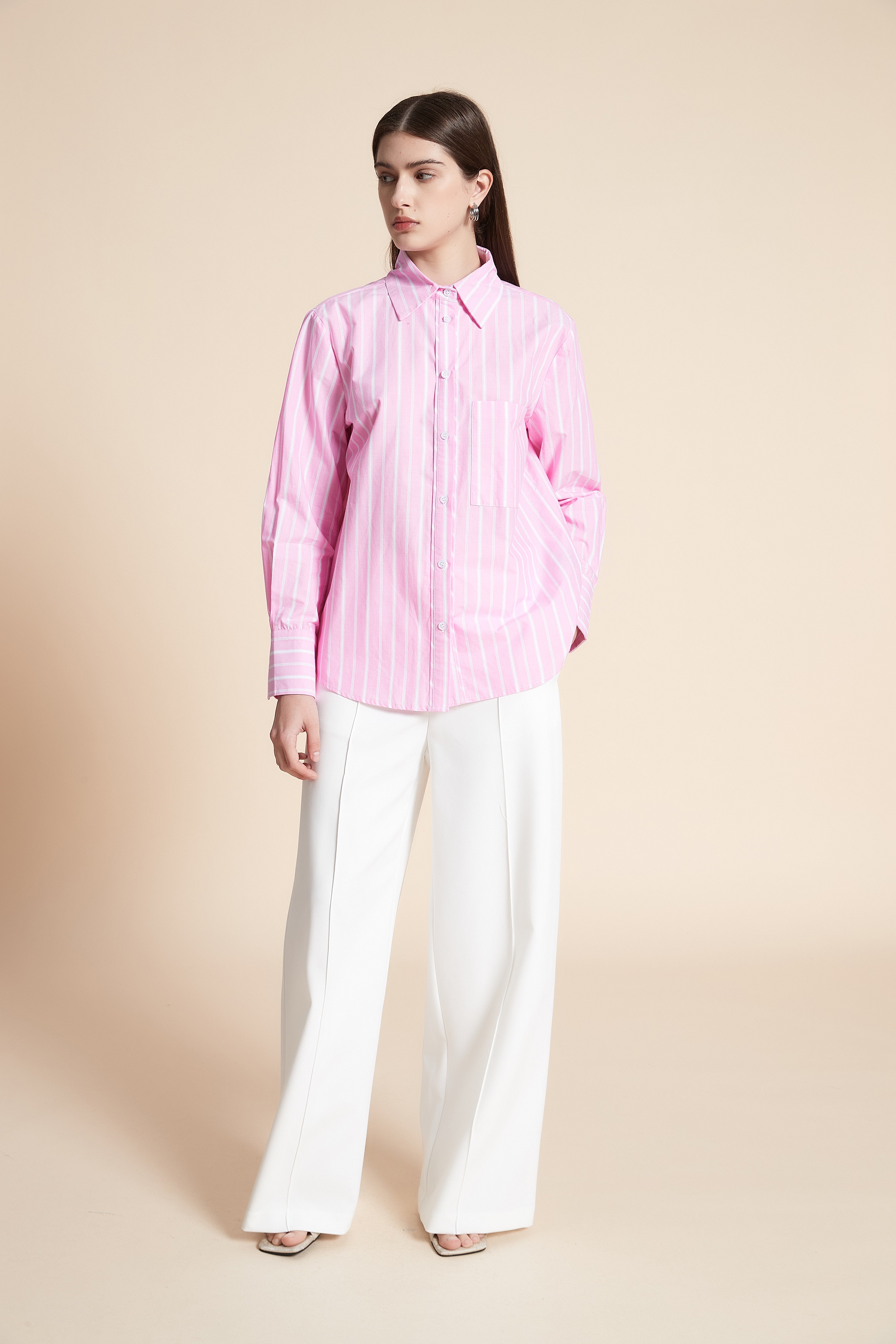 قميص متوسط الطول مقلم كم طويل