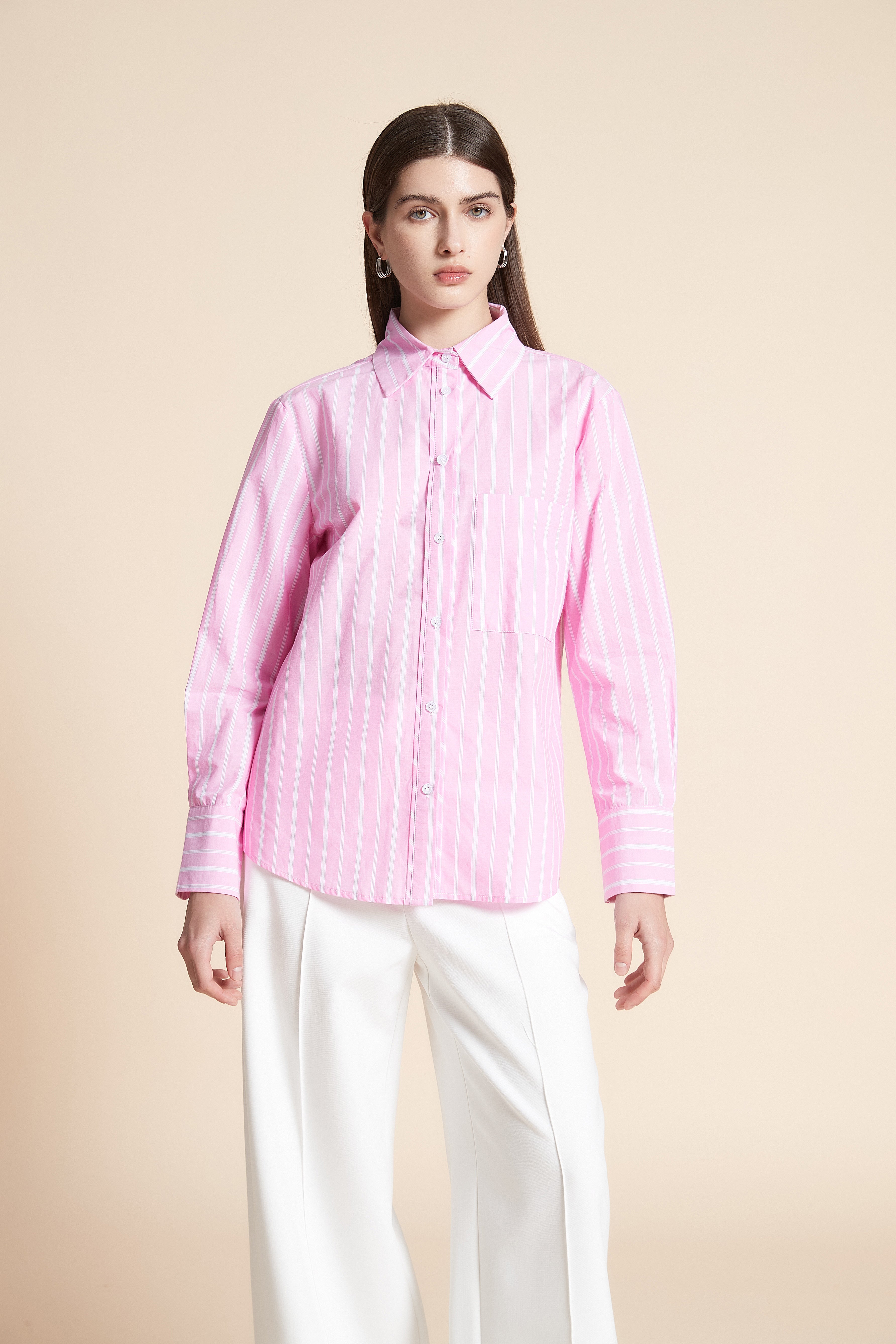 قميص متوسط الطول مقلم كم طويل