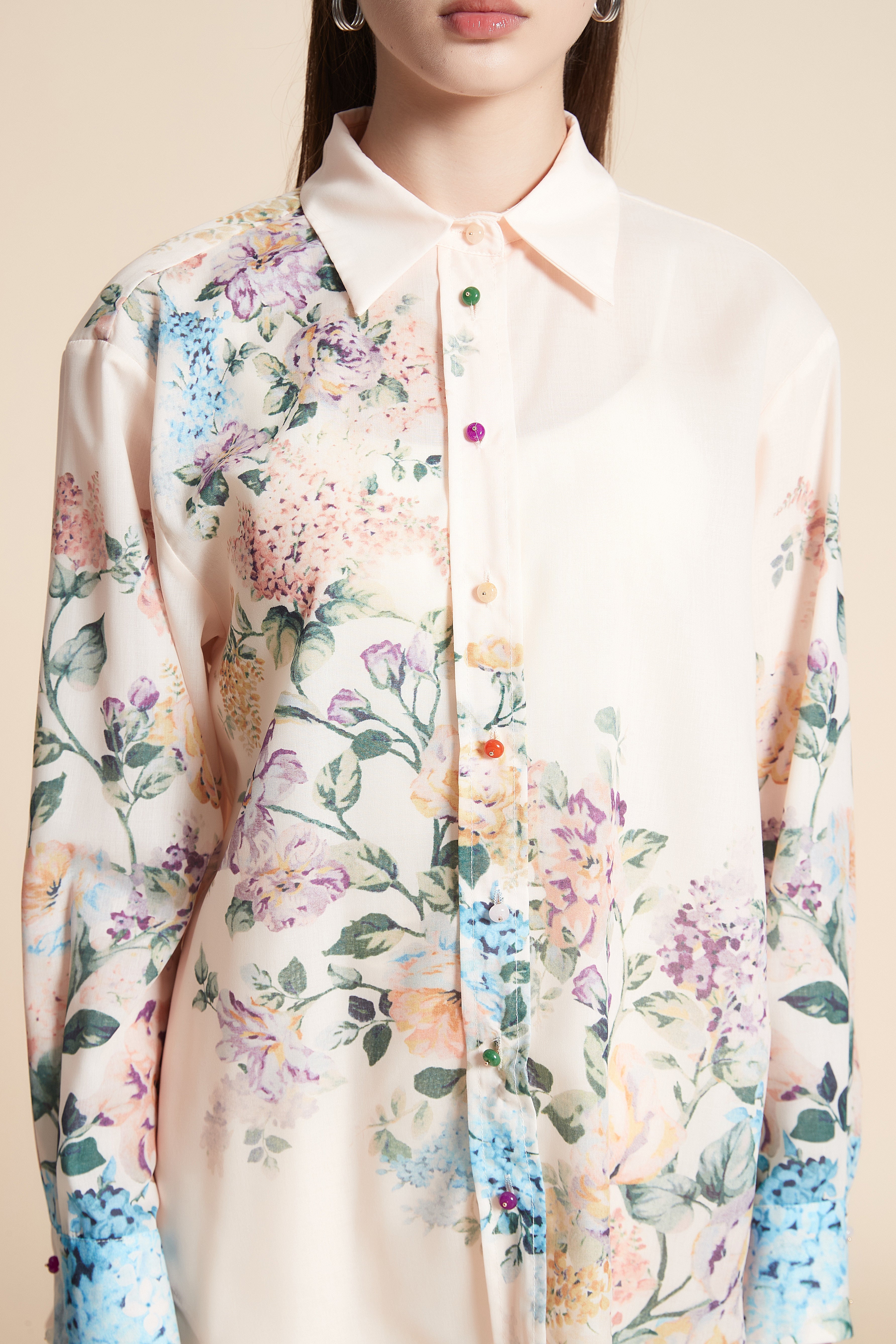 قميص بطبعة ازهار بكم طويل