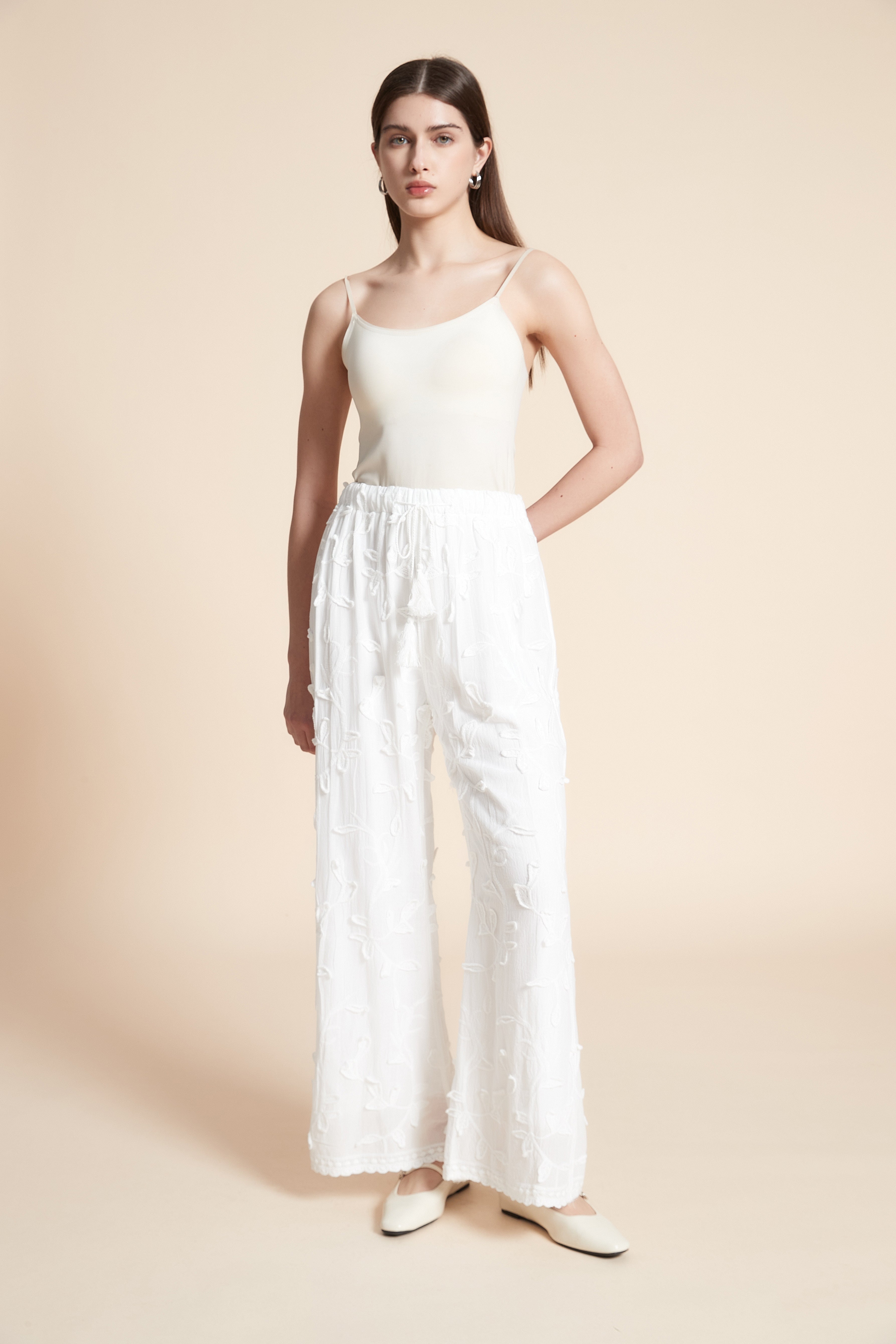 بنطلون طويل مطرز واسع