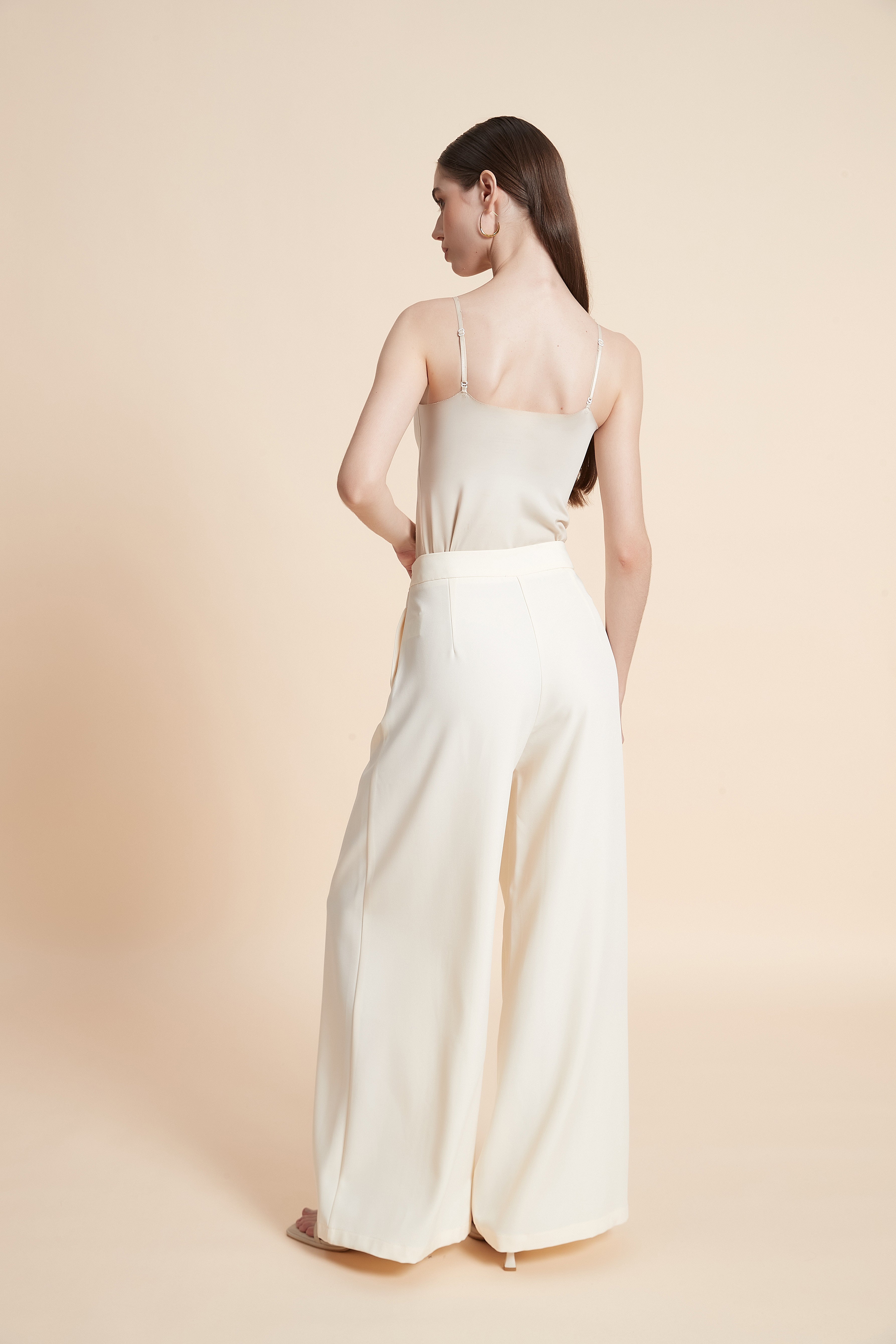 Pleated wide-leg pants