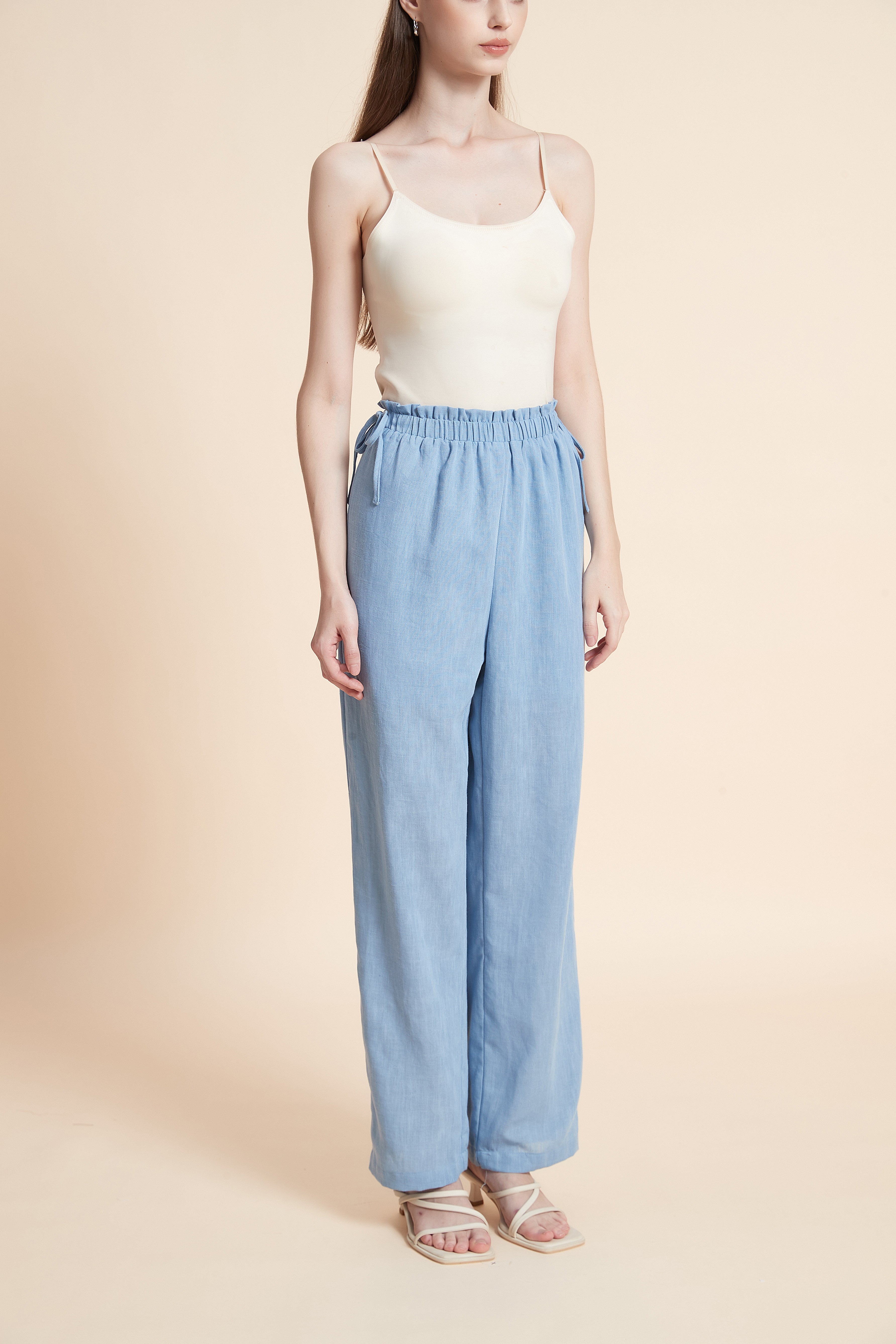 Straight-leg pants with elastic waist