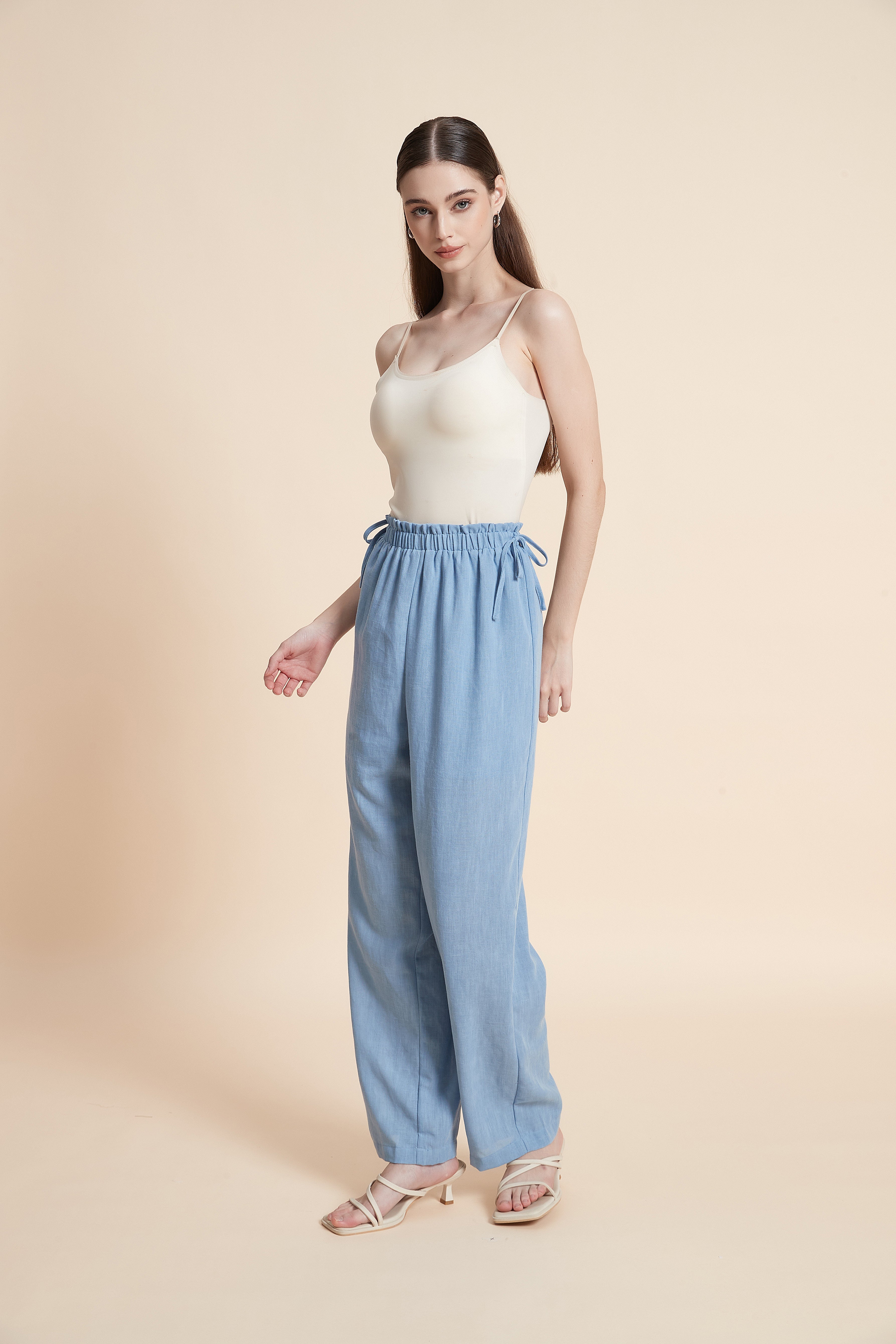 Straight-leg pants with elastic waist