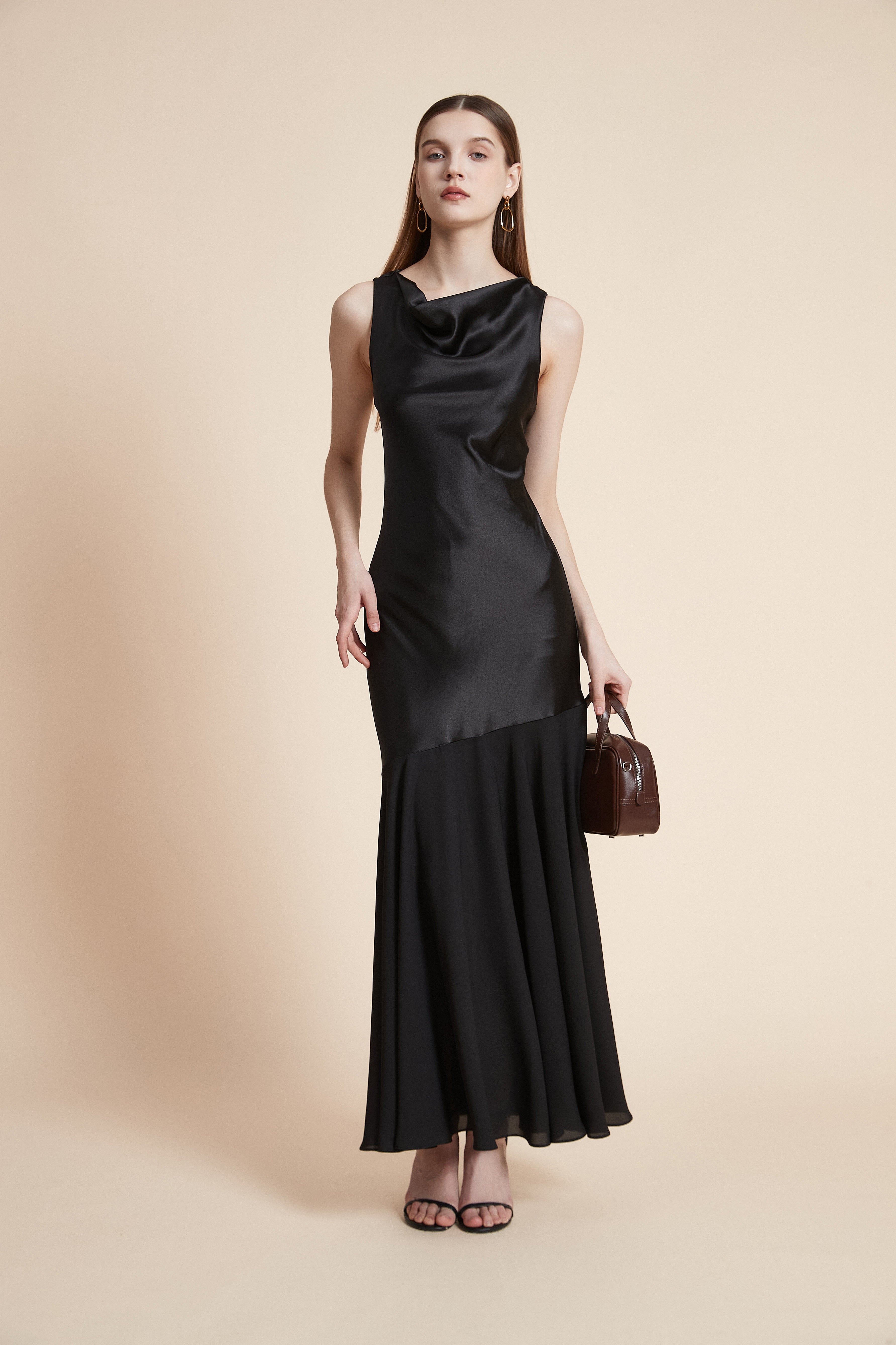 فستان ماكسي سادة بدون أكمام