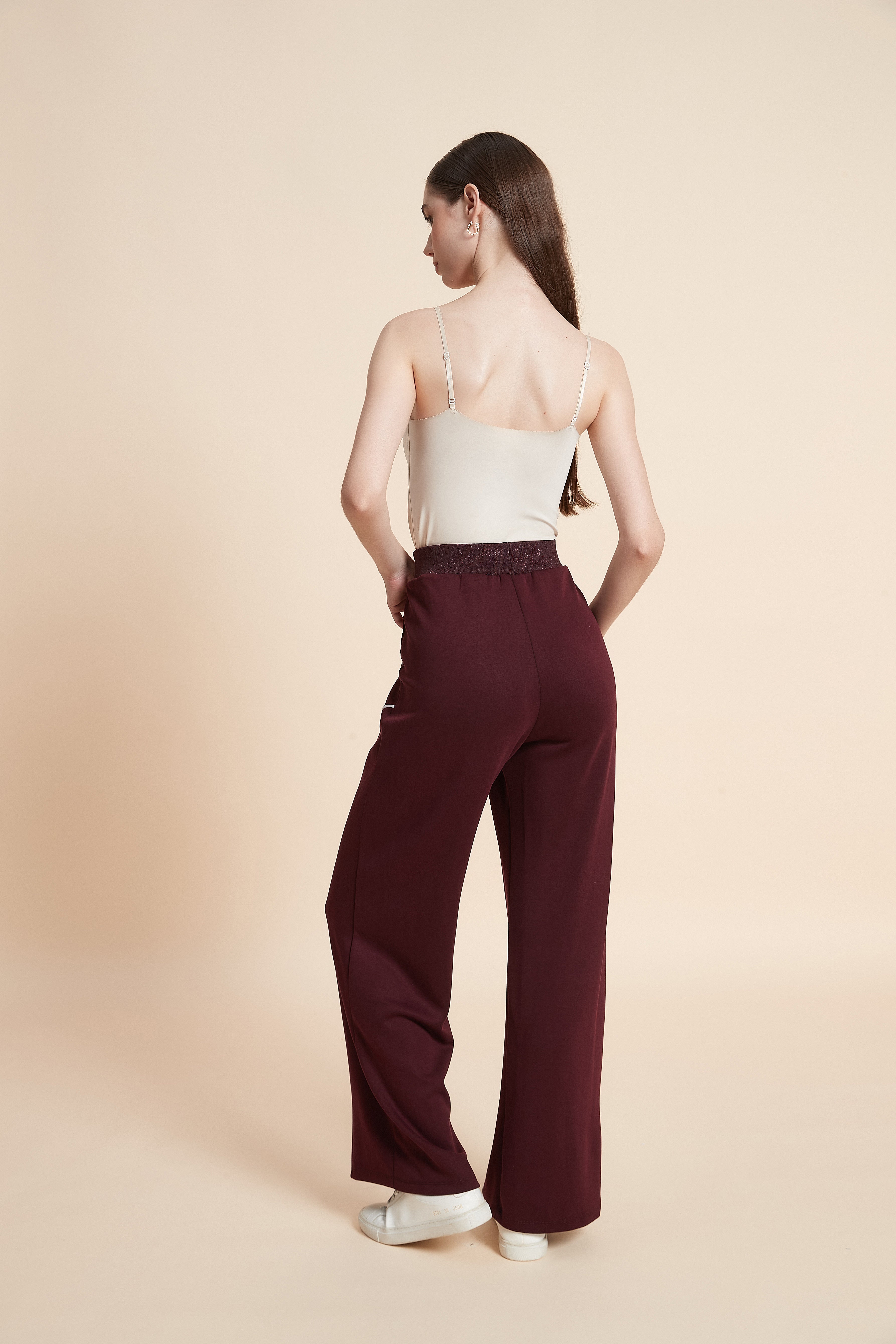 Wide-leg pants with a side stripe
