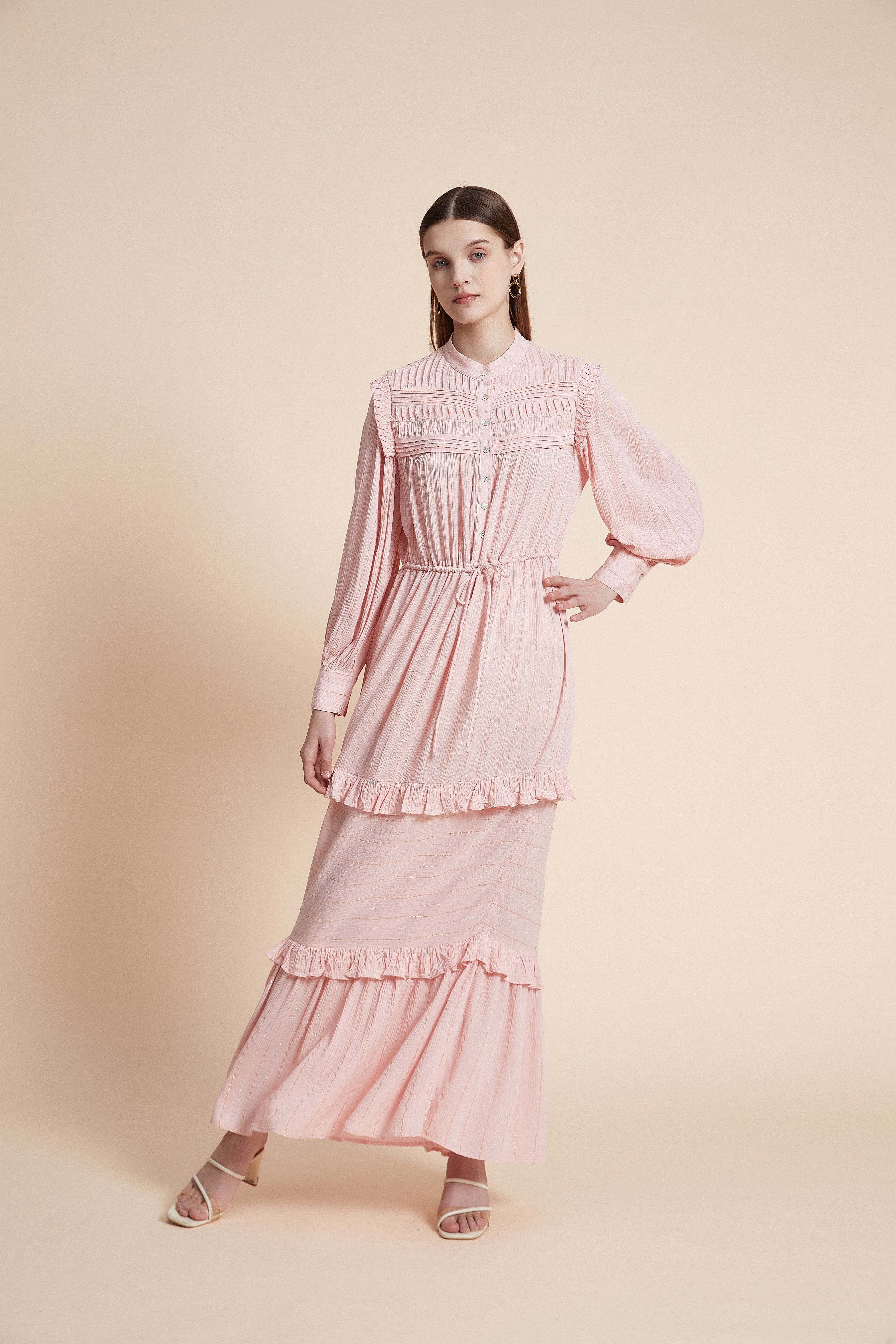 Long Waist-Defined Dress with Wide Long Sleeves