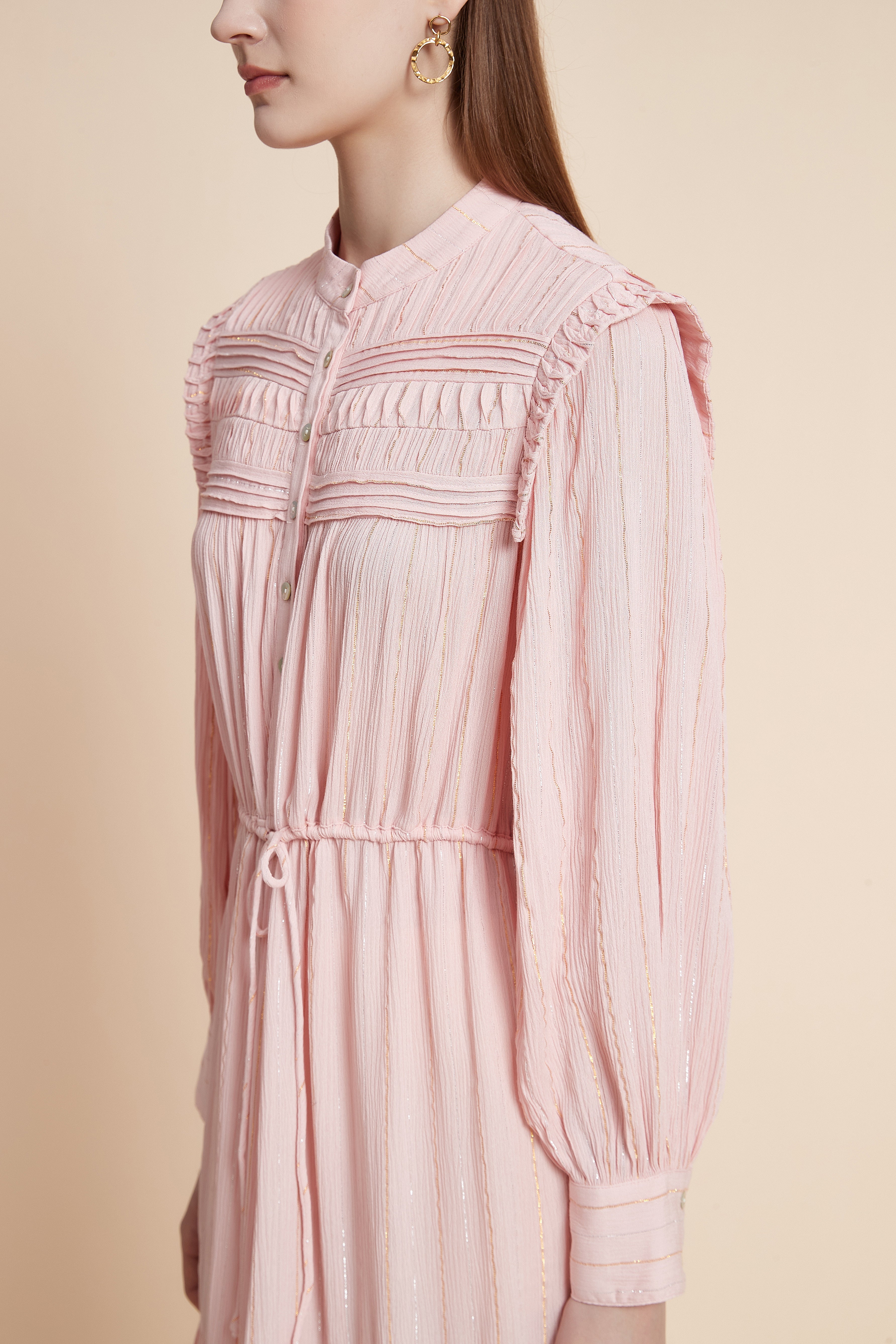 Long Waist-Defined Dress with Wide Long Sleeves