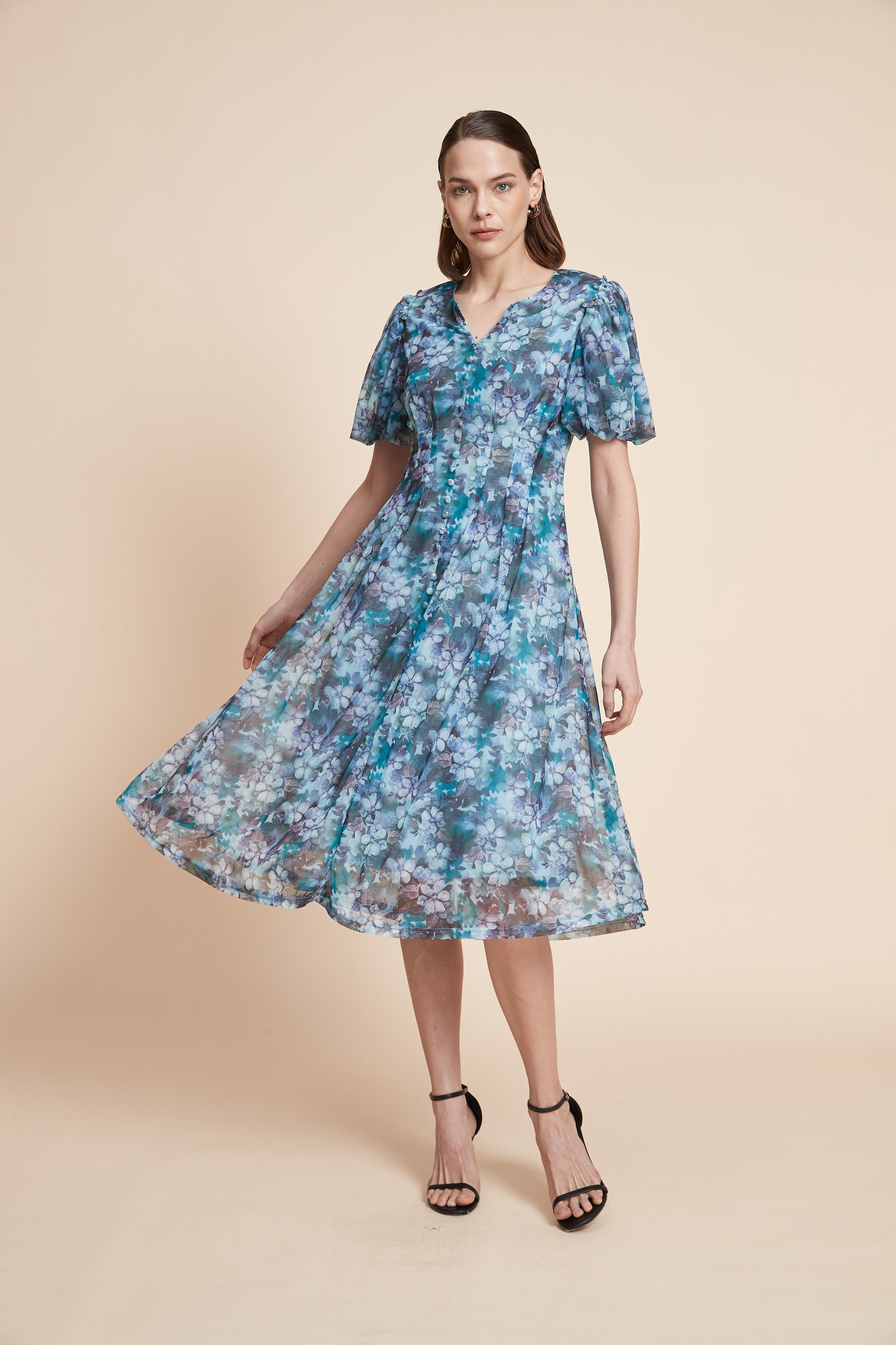 Half sleeve knee-length floral dress