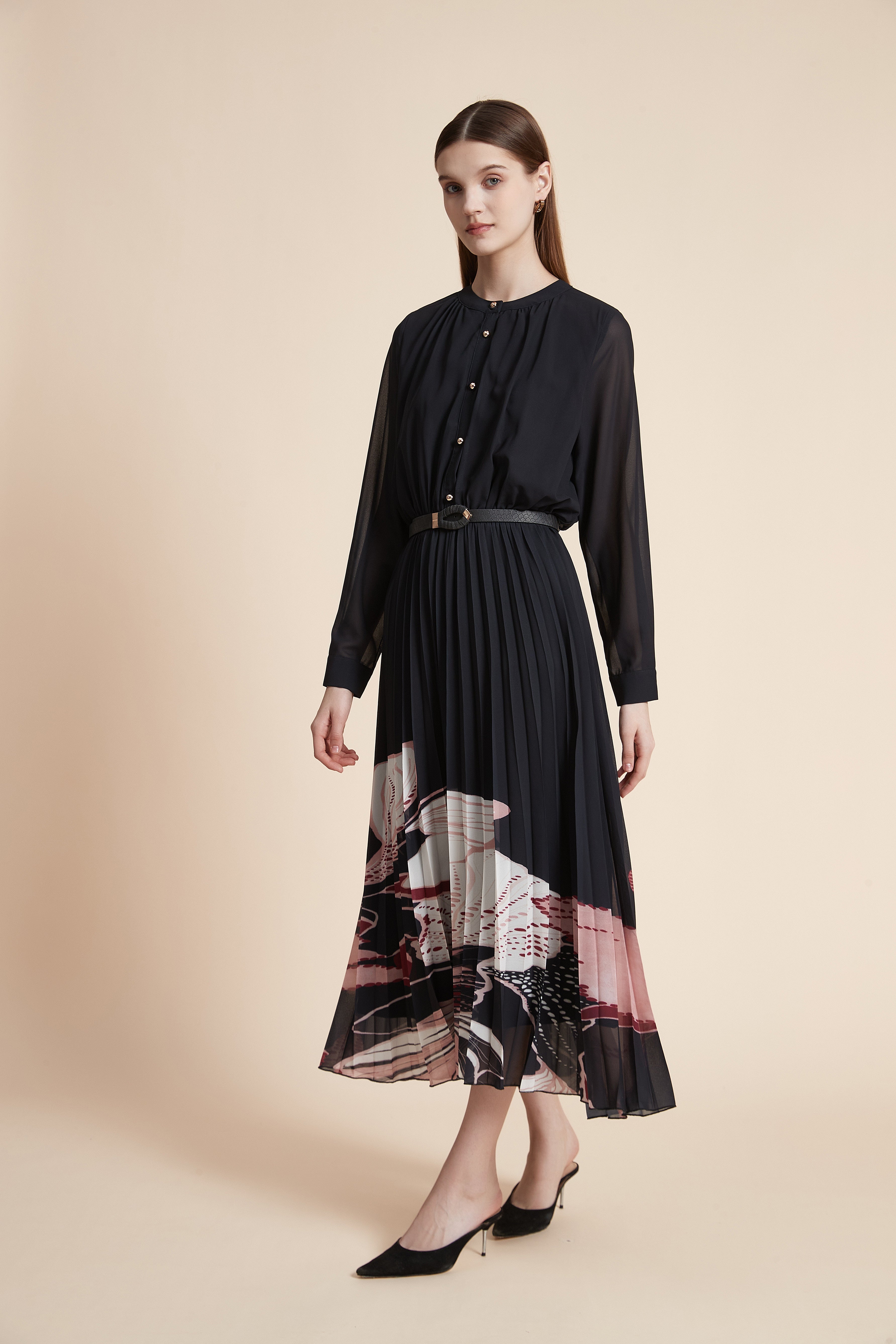 فستان ميدي منقوش بأكمام طويلة