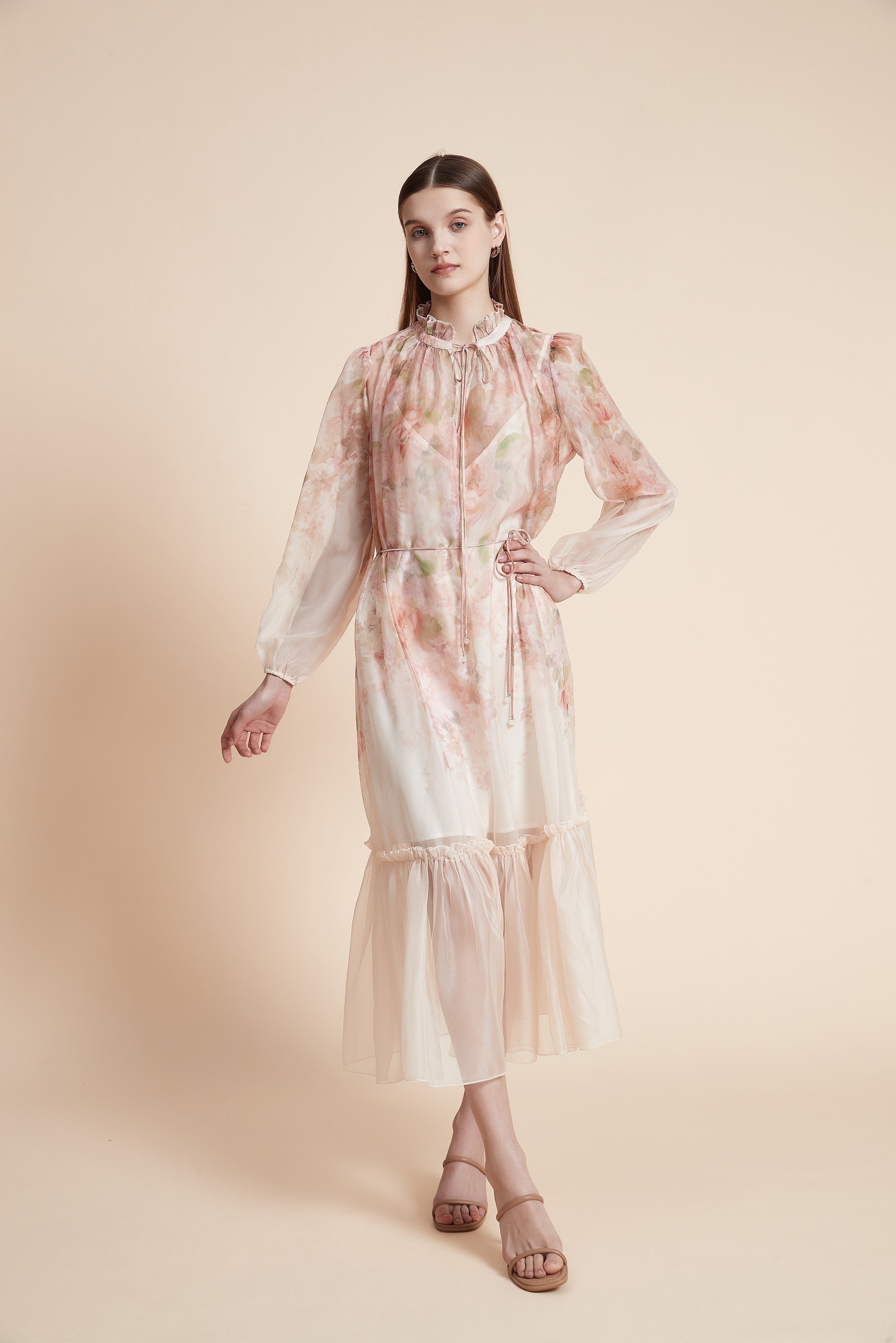 فستان ماكسي منقوش بأكمام طويلة