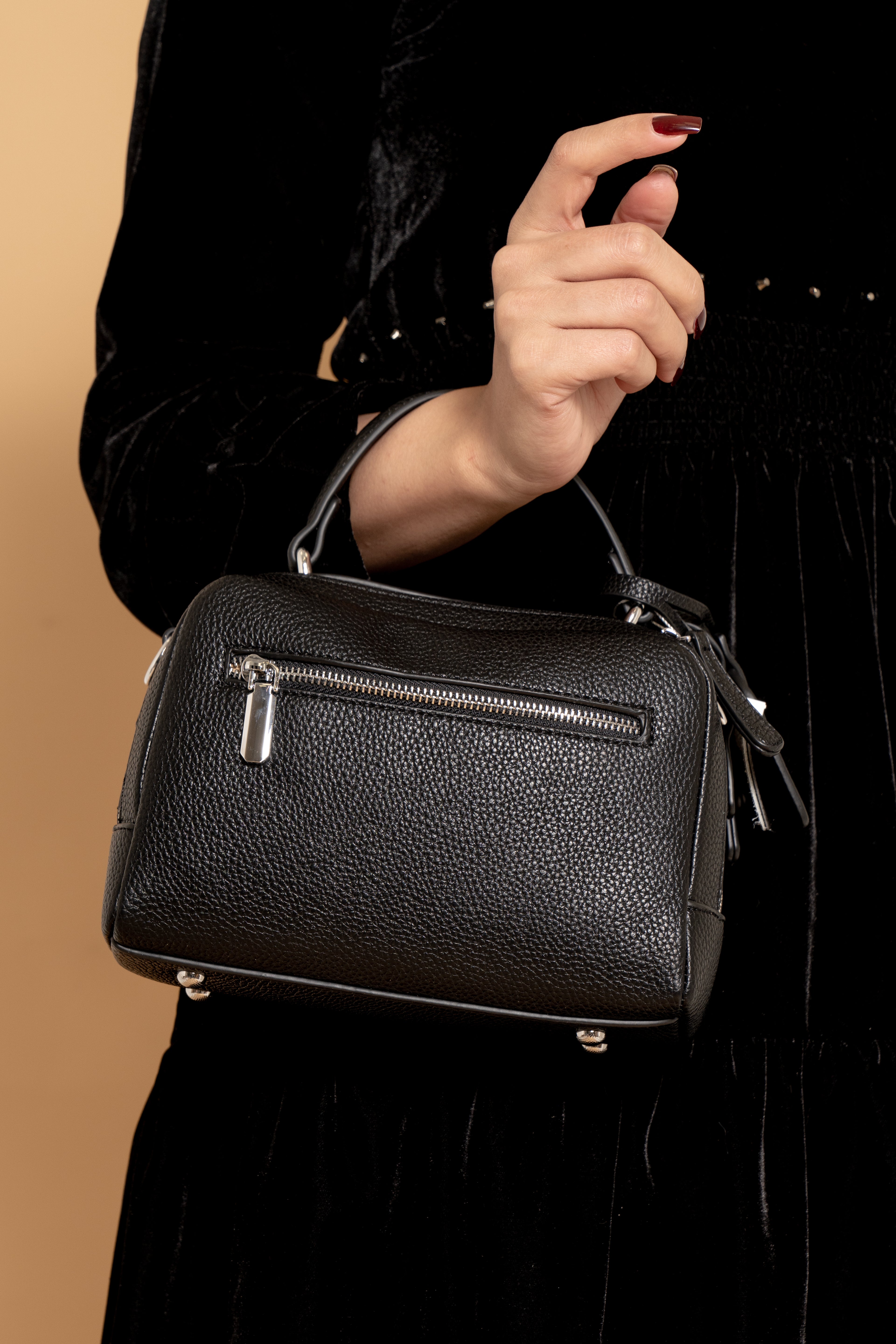 Plain Bag with Short Handle